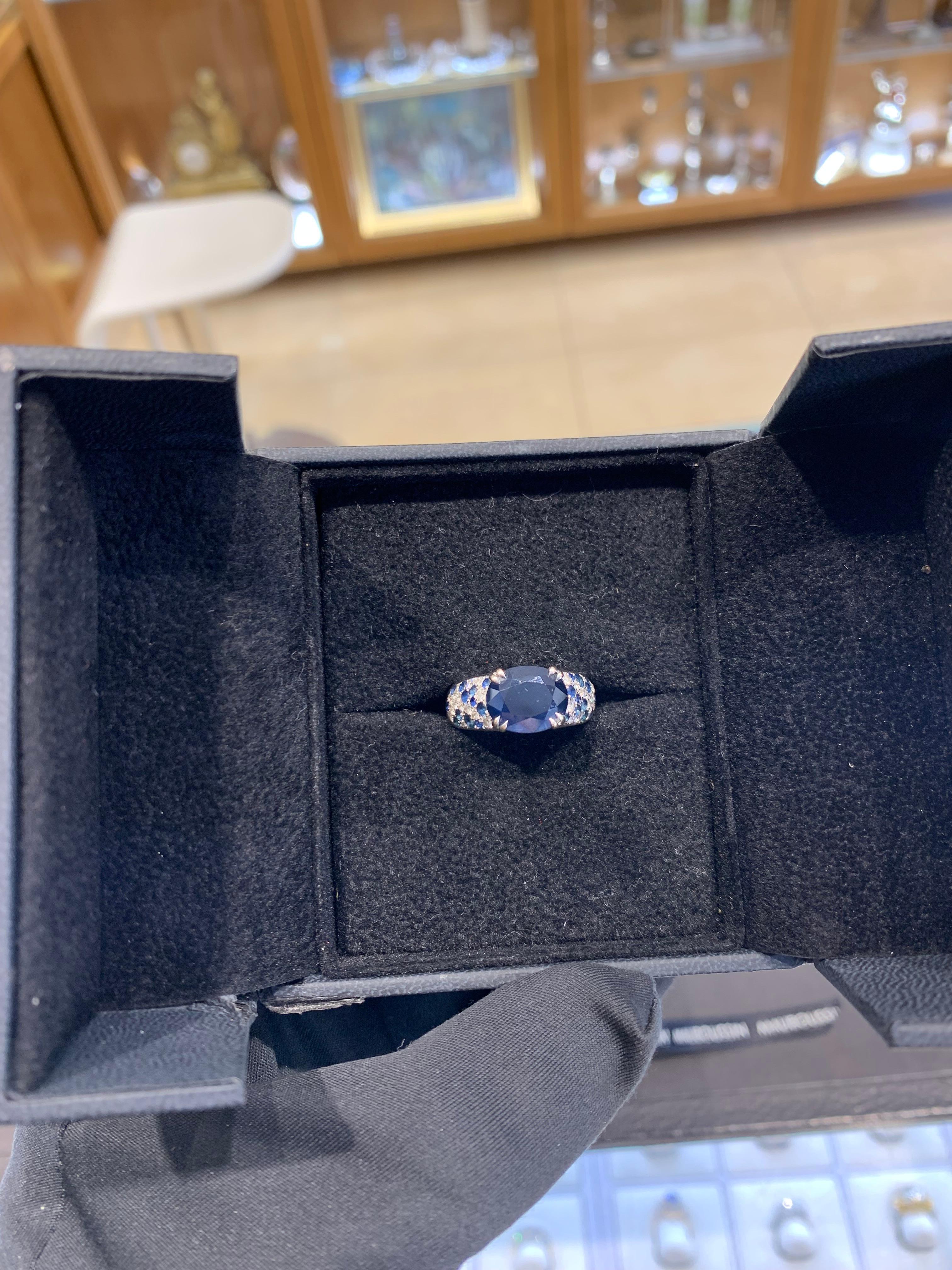 Mauboussin 4.20 Carat Blue Sapphire & Diamond Ring For Sale 3