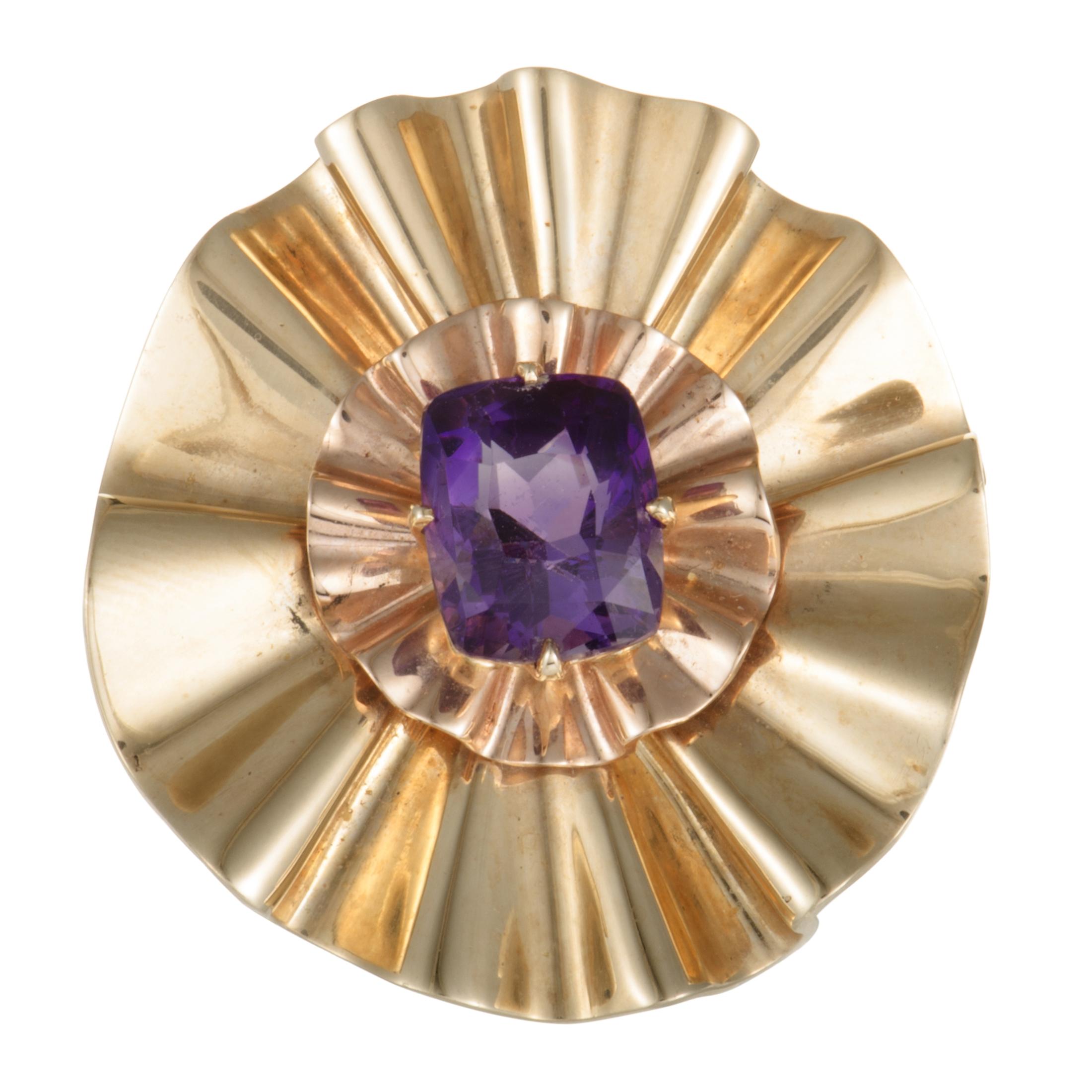 Mauboussin Antique 18 Karat Yellow Gold Rectangle Amethyst Wrinkled Round Brooch