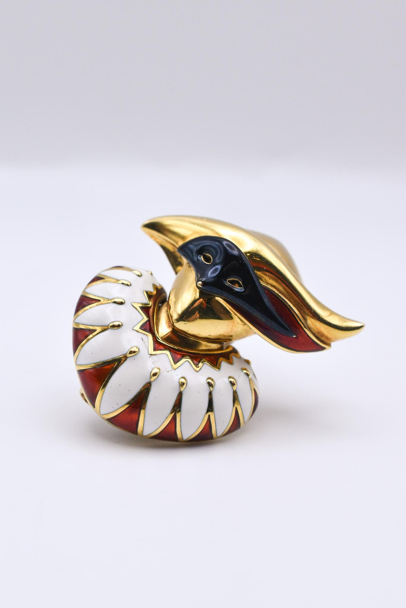 An exquisite Mauboussin Arlequin Enamel and 18k Yellow Gold Brooch. 
Made in France, circa 1960.
