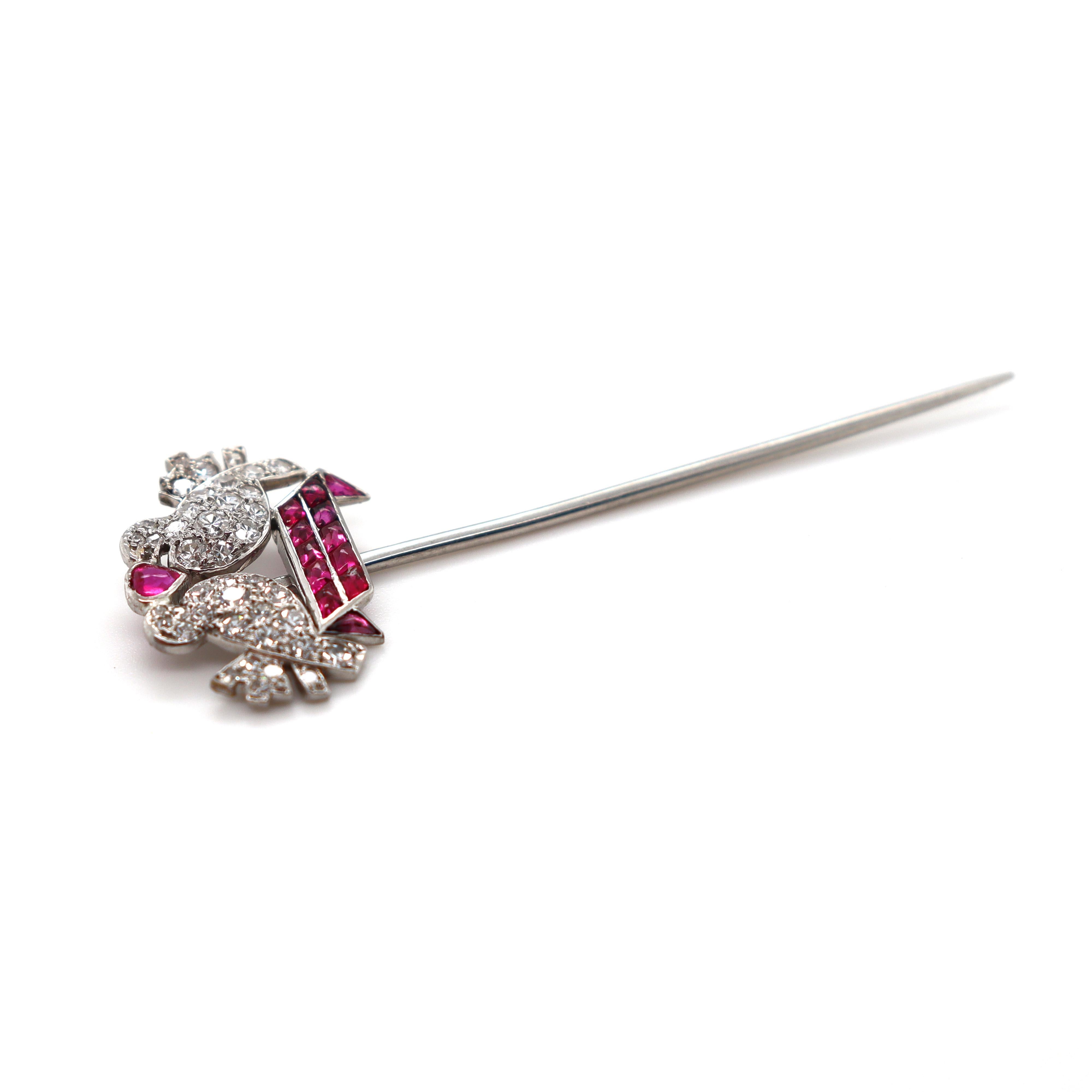 Mauboussin Art Deco Love Birds Ruby and Diamond Pin, ca. 1920s In Good Condition For Sale In Idar-Oberstein, DE
