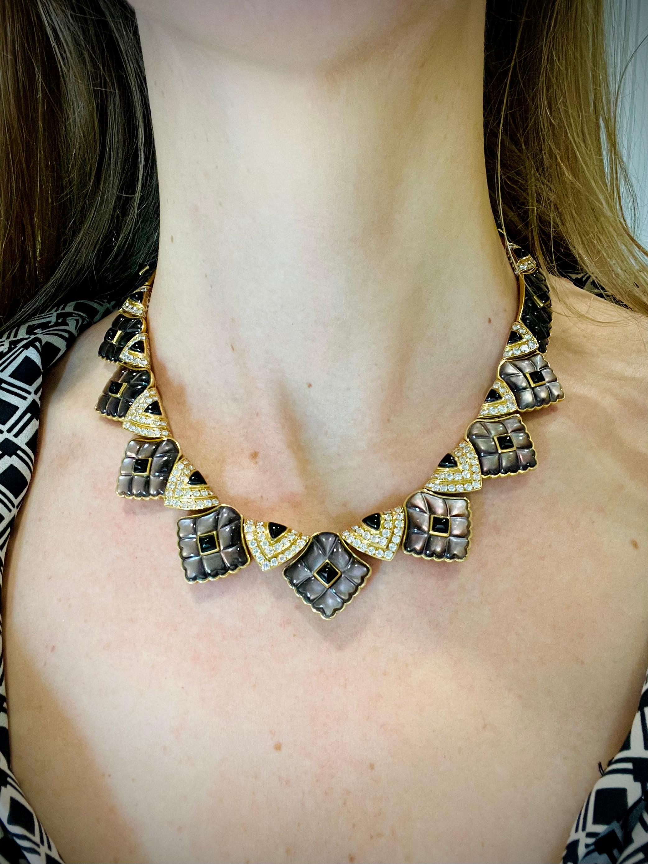 Mauboussin Halskette aus braunem Perlmutt, Onyx, Diamanten und Gelbgold im Angebot 1