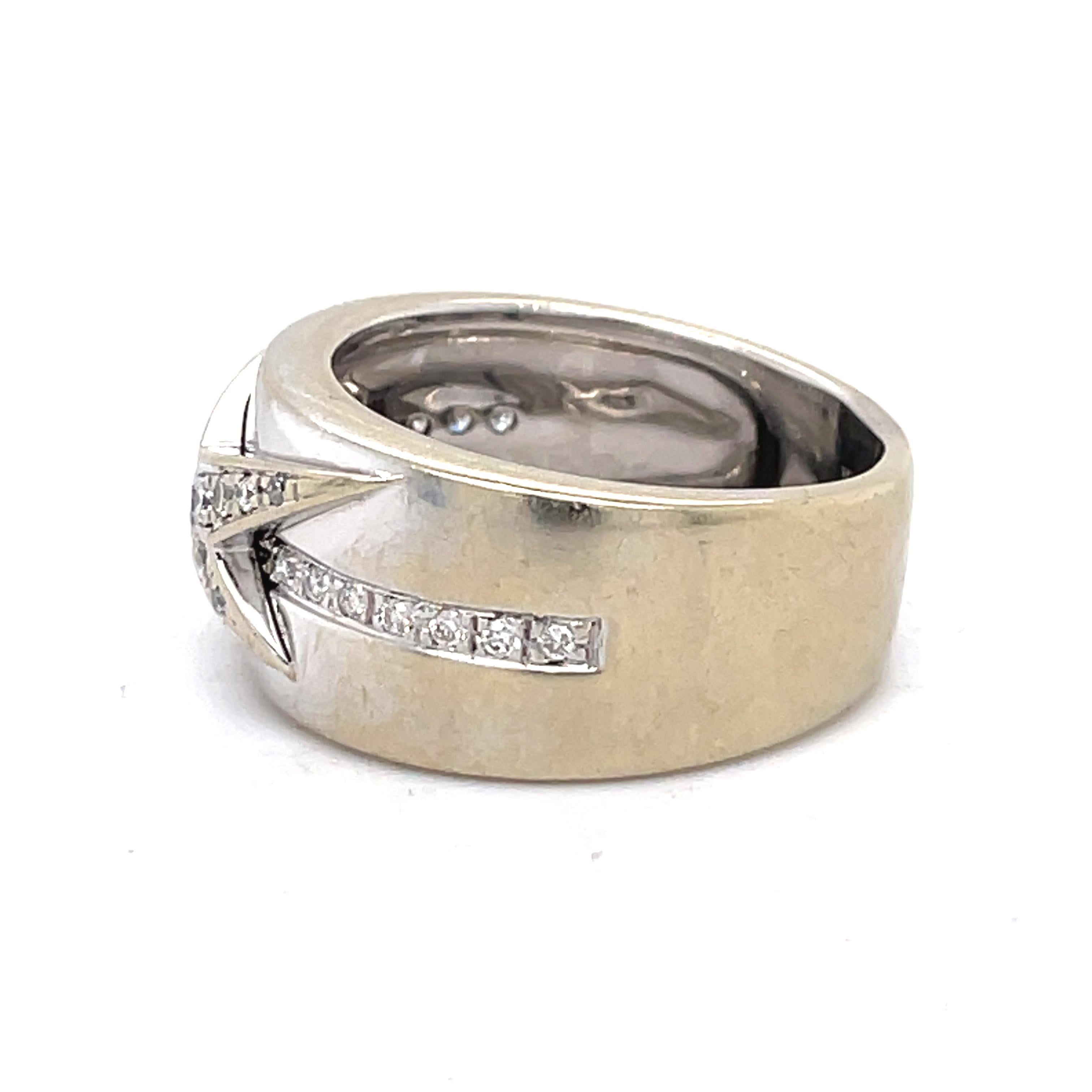 Mauboussin Divine Star Ring, 18k White Gold, Bague Etoile Divine, 0.25ct diamond In Good Condition For Sale In Ramat Gan, IL