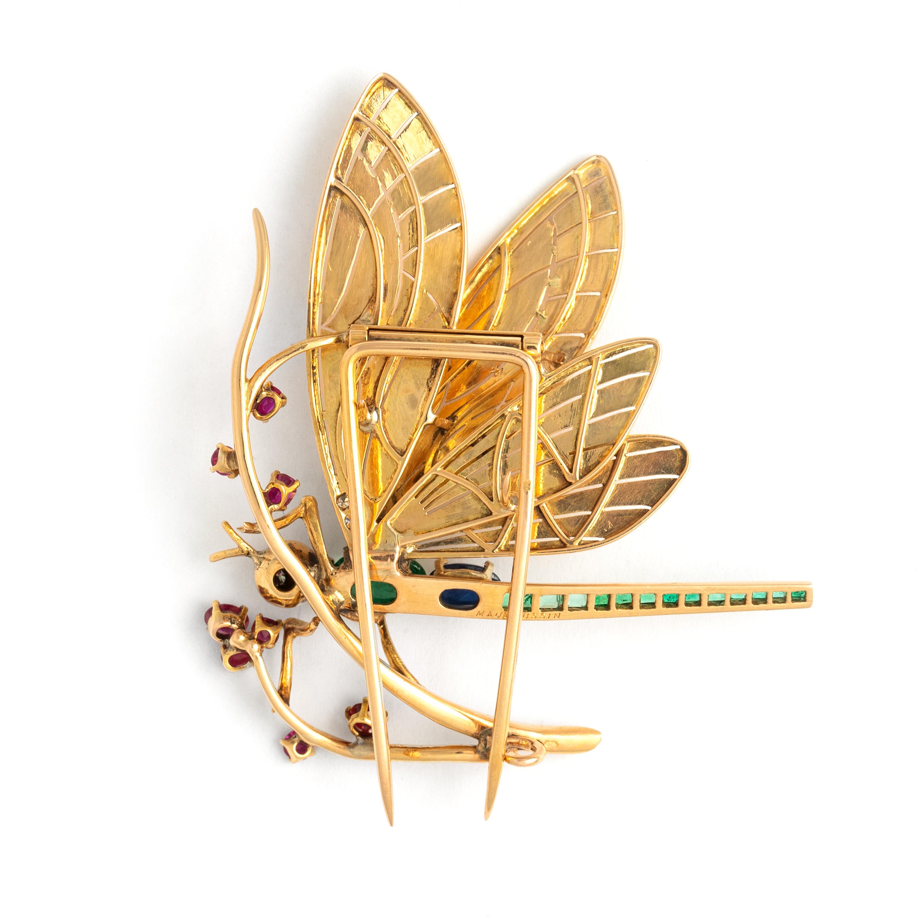 Women's or Men's Mauboussin Dragonfly Diamond Emerald Ruby Sapphire Yellow Gold 18K Brooch 1940S For Sale