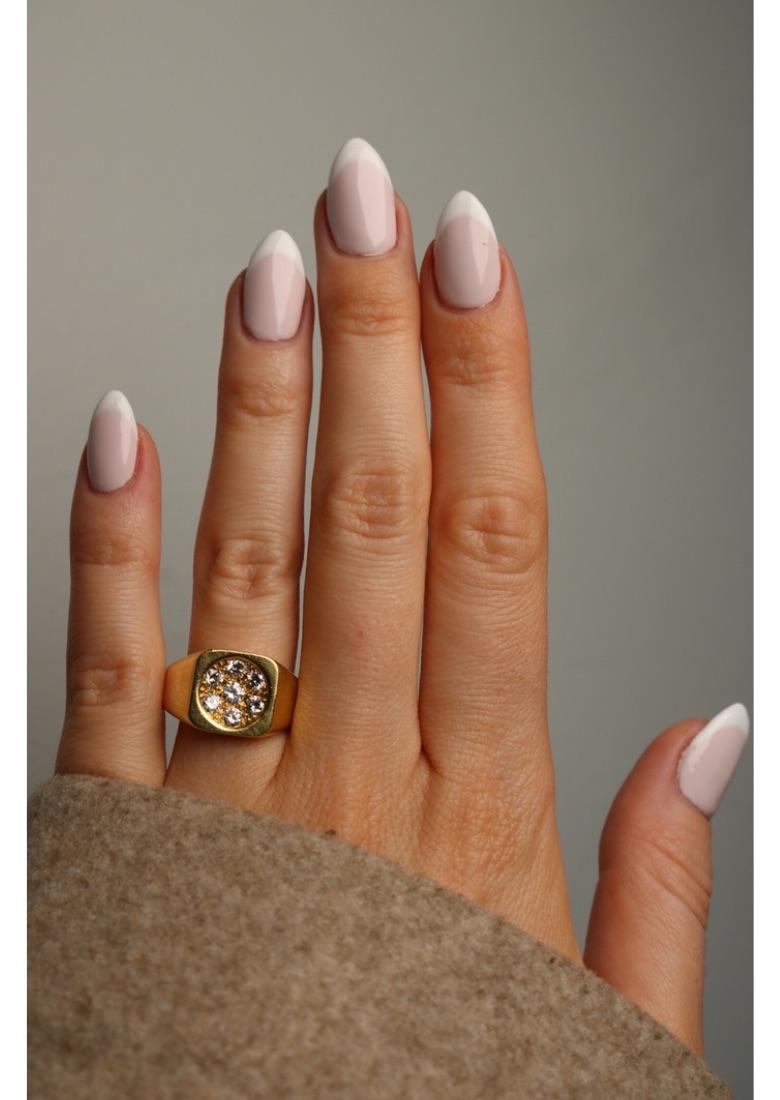 Mauboussin French Diamond Cluster Signet Ring in 18 Karat Yellow Gold 8