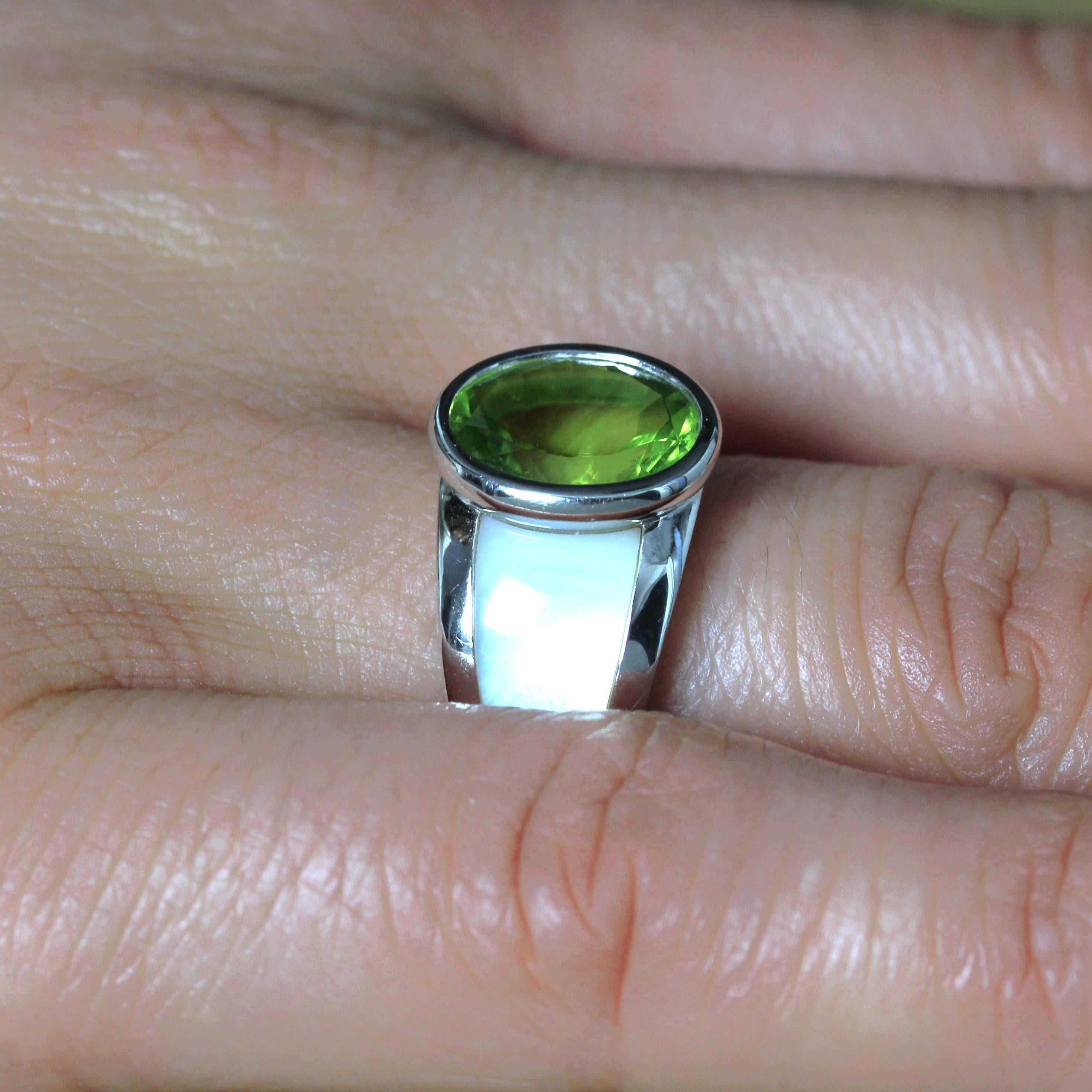 Mauboussin My first Madame Peridot 18 Karat White Gold Ring 4