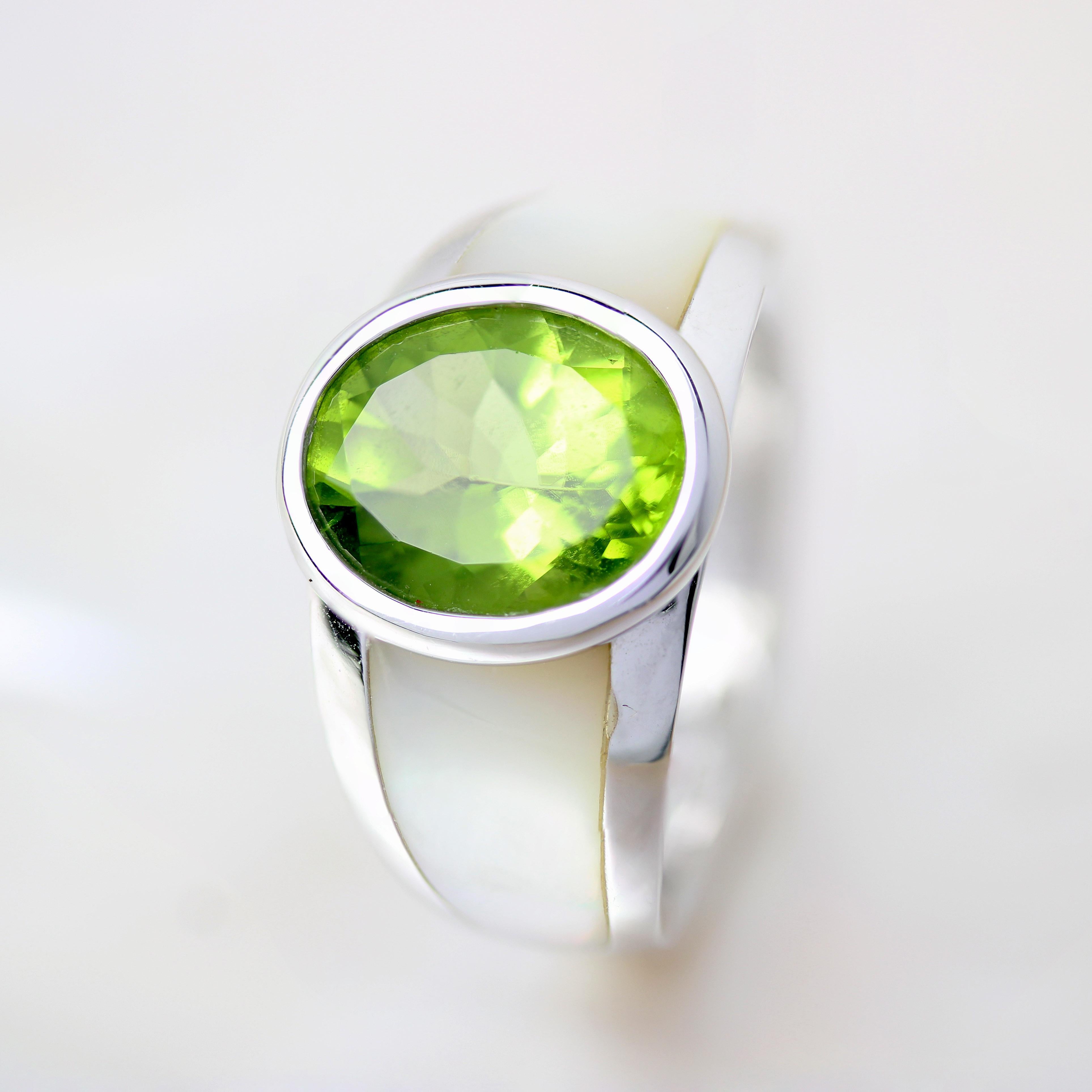 Mauboussin My first Madame Peridot 18 Karat White Gold Ring 5