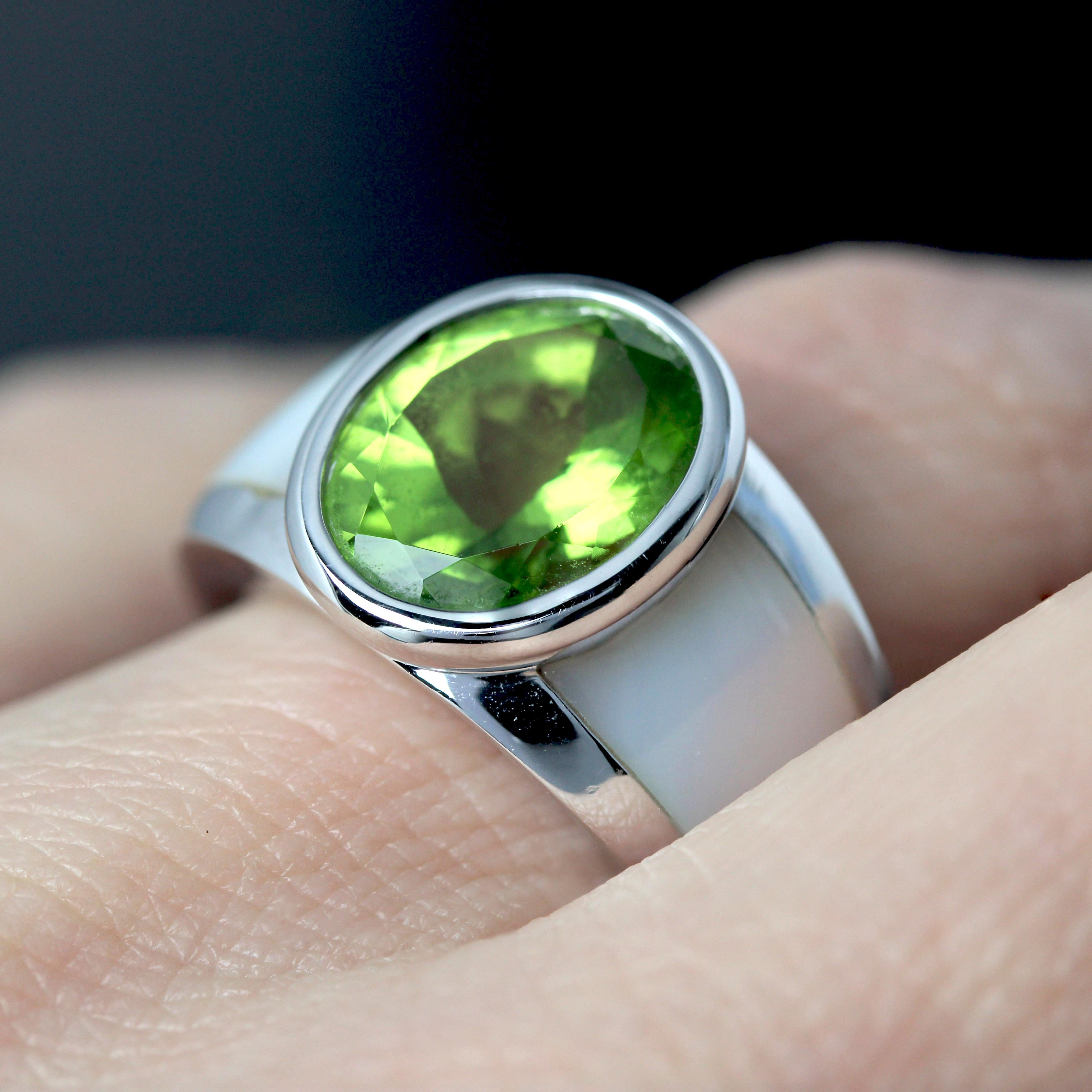 Mauboussin My first Madame Peridot 18 Karat White Gold Ring 8