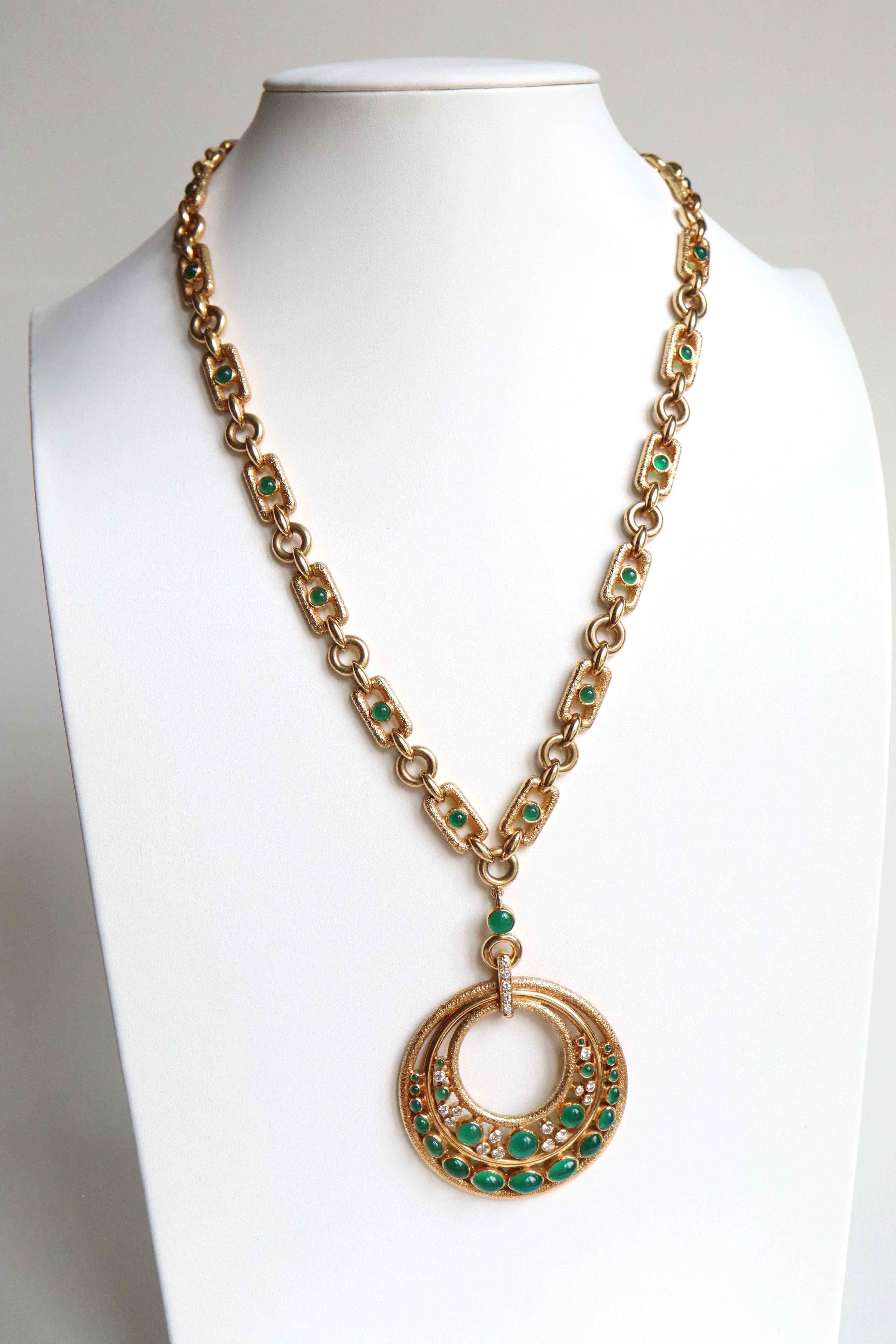 Mauboussin Necklace and Earrings Gold, Diamonds and Chrysoprase Transformable In Good Condition In Paris, FR