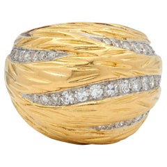 Bague vintage bombée Mauboussin Paris, diamants, or jaune 18 carats et platine, années 1960