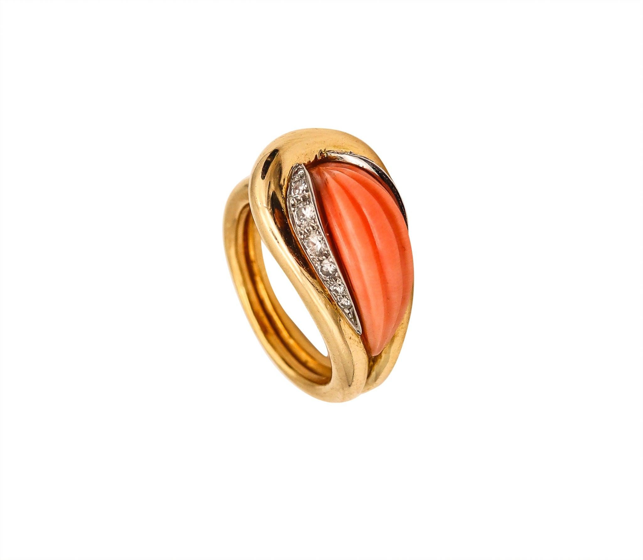 MAUBOUSSIN Paris 1970 Fluted Coral Ring In 18Kt Yellow Gold With Diamonds In Excellent Condition For Sale In Miami, FL