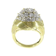 Mauboussin Paris 2.70 Carat Diamond 18 Karat Yellow Gold Cocktail Ring, 1950s