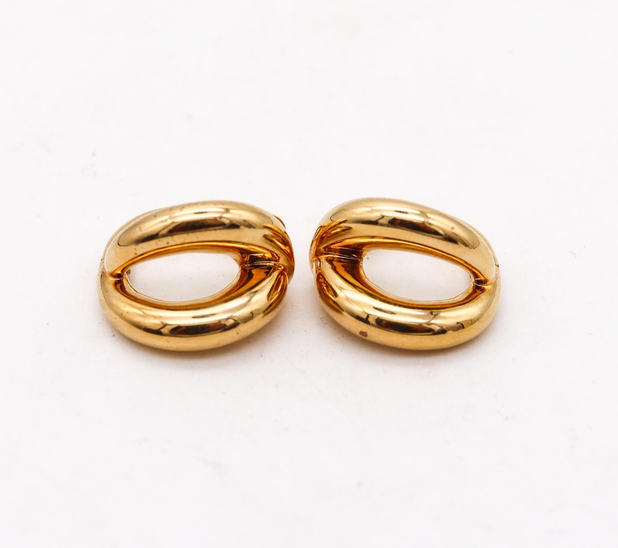 Clips-on earrings designed by Mauboussin.

Contemporary pair of earrings, created in Paris France by the jewelry house of Mauboussin. They were crafted in solid yellow gold of 18 karats with high polished finish. They were designed as a left and