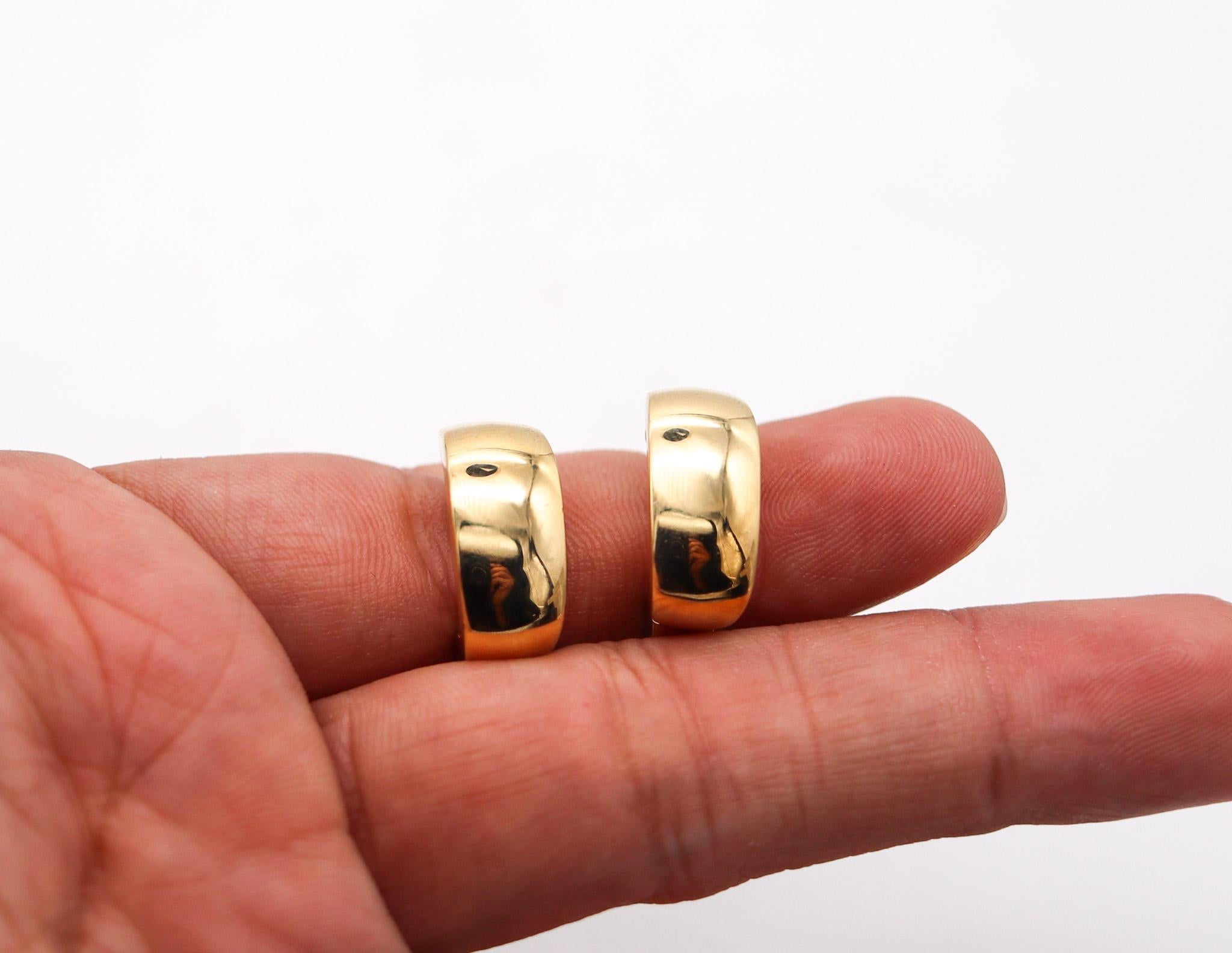 Women's Mauboussin Paris Modern Pair Of Huggie Earrings In Solid 18Kt Yellow Gold For Sale