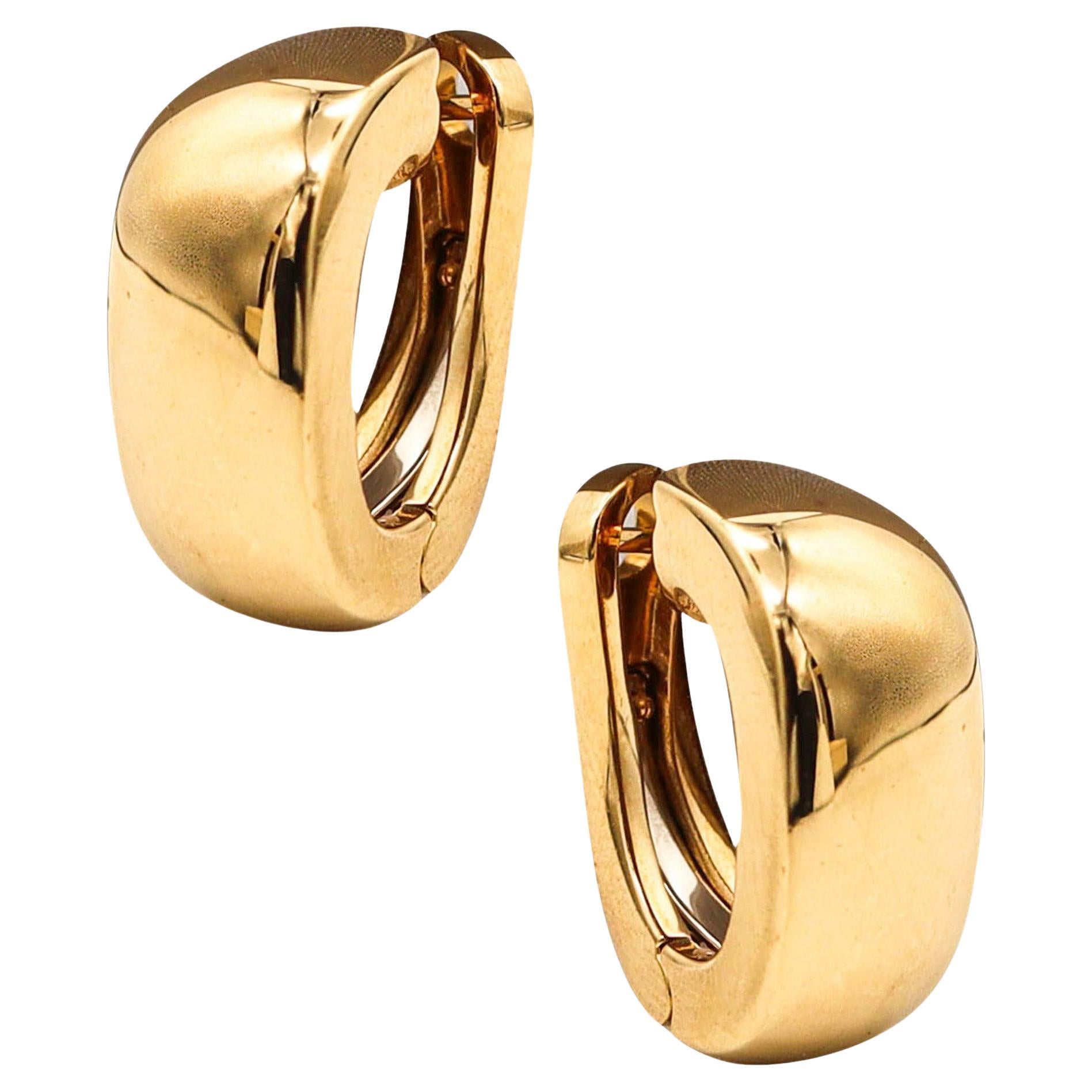 Mauboussin Paris Modern Pair Of Huggie Earrings In Solid 18Kt Yellow Gold For Sale