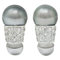 Boucles d'oreilles Nadja en or blanc 18 carats:: perles de Tahiti et diamants Mauboussin Paris