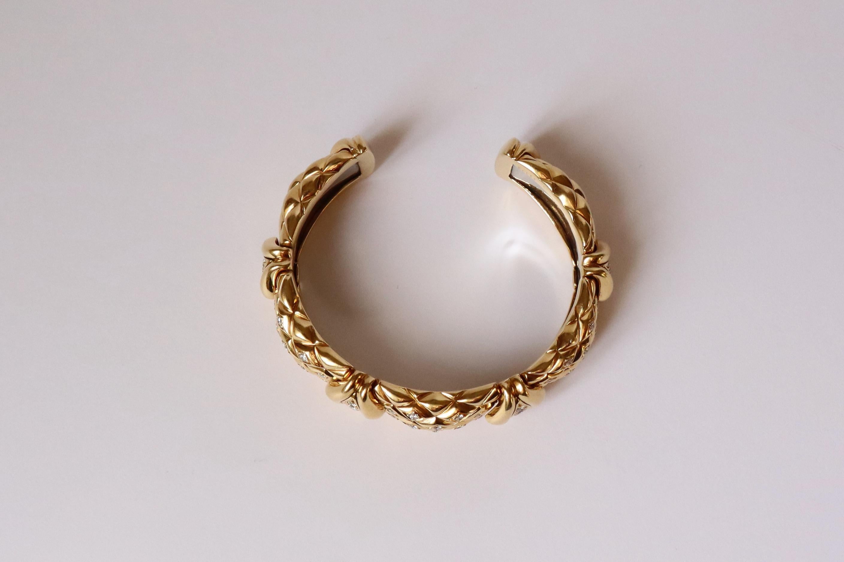 Mauboussin Bracelet semi-rigé en or jaune 18 carats et diamants en vente 2
