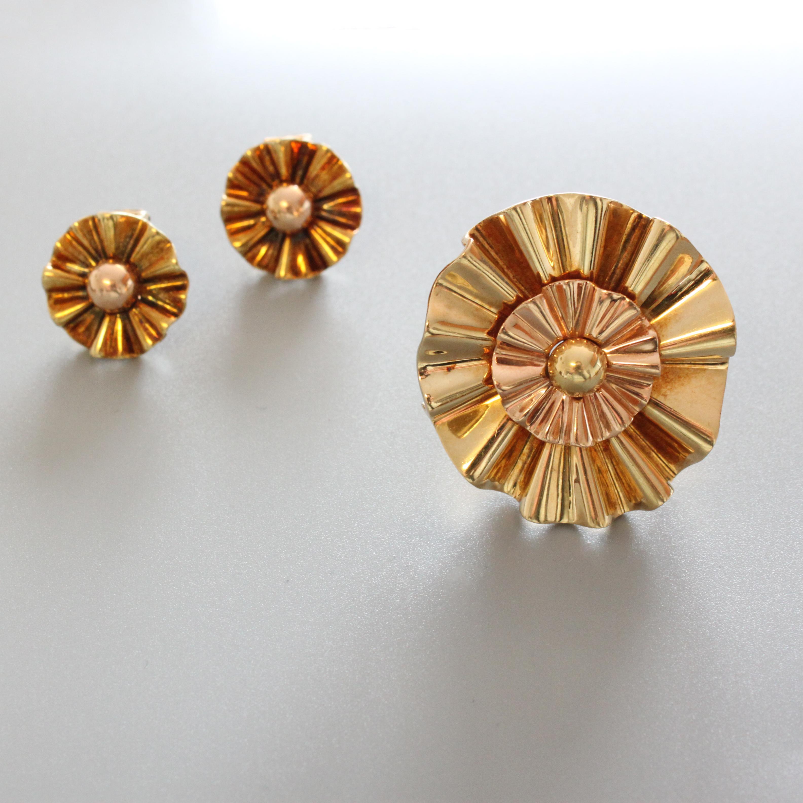 Mauboussin Trabert & Hoeffer Reflection Gold Earclips and Brooch Set circa 1940s For Sale 5