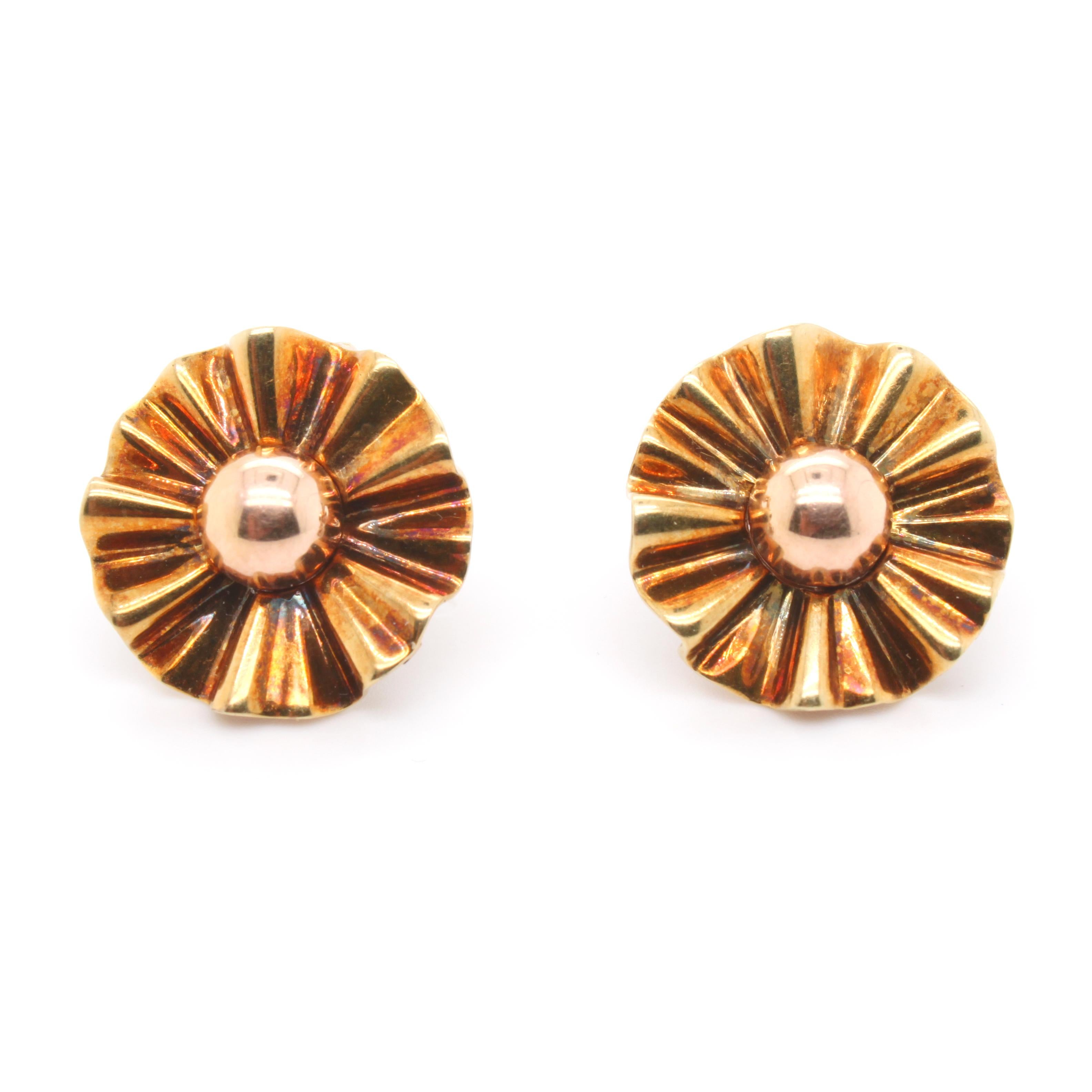 Retro Mauboussin Trabert & Hoeffer Reflection Gold Earclips and Brooch Set circa 1940s For Sale