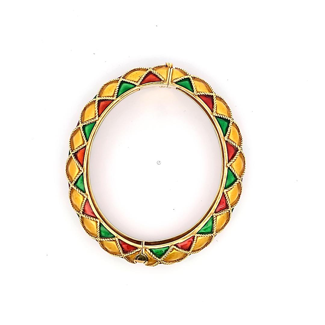 Mauboussin, bracelet jonc vintage en or jaune 18 carats et émail 68,30 grammes en vente 4