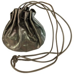 Maud Frizon zweifarbige Metallic-Ledertasche mit Kordelzug