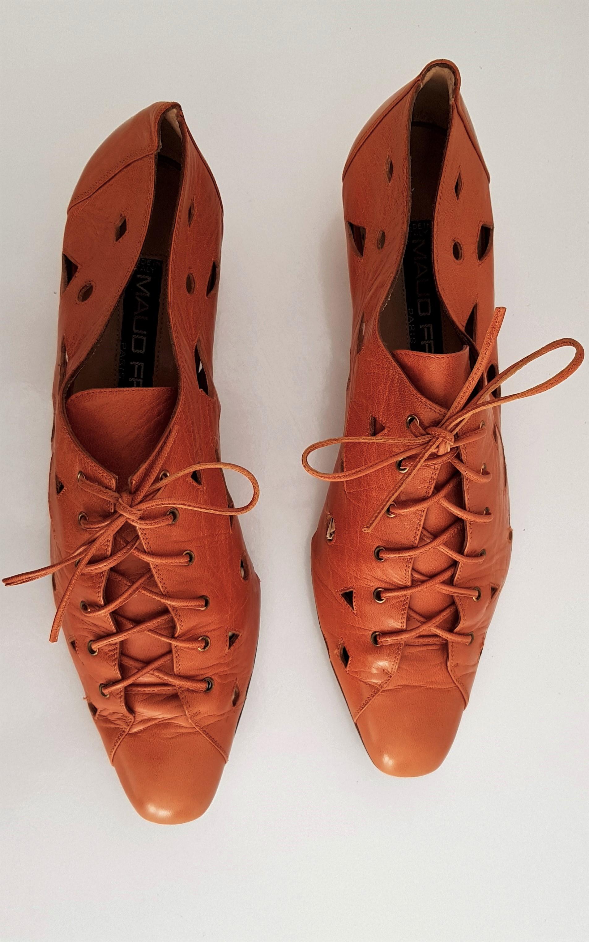 Brown Maud Frizon Caramel Leather Hollowed Design Shoes. Size 10 For Sale