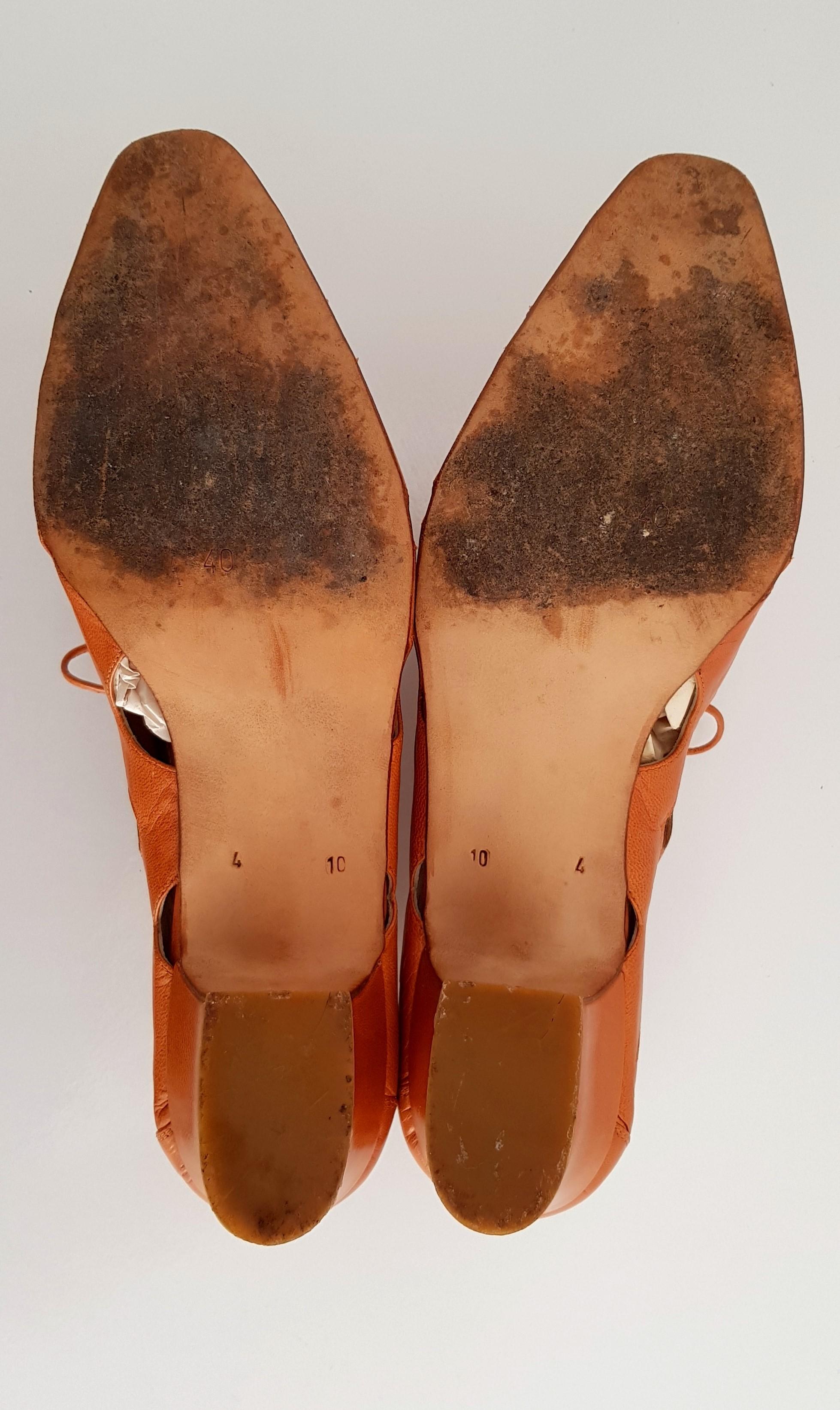 Maud Frizon Caramel Leather Hollowed Design Shoes. Size 10 In Excellent Condition For Sale In Somo (Santander), ES