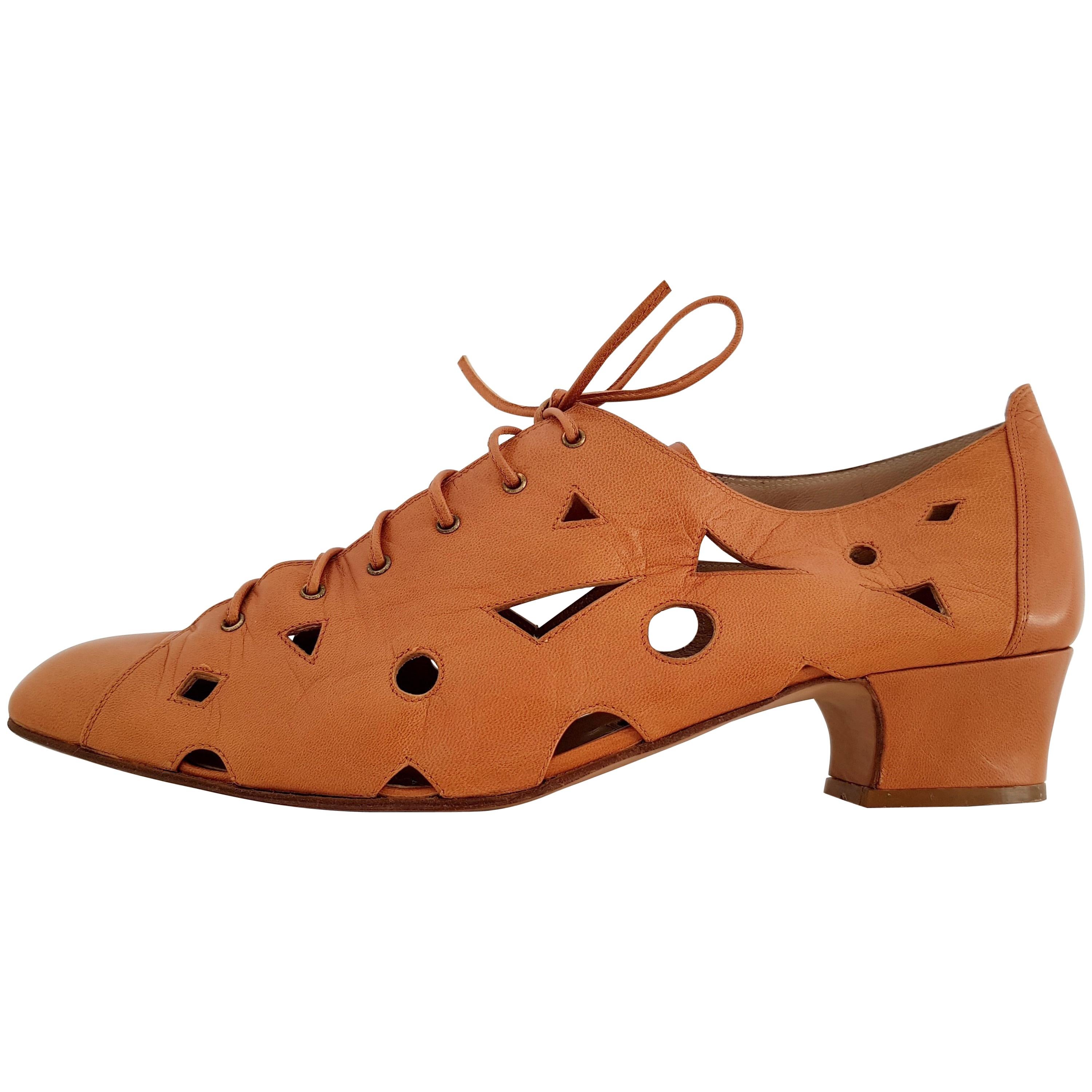Maud Frizon Caramel Leather Hollowed Design Shoes. Size 10 For Sale