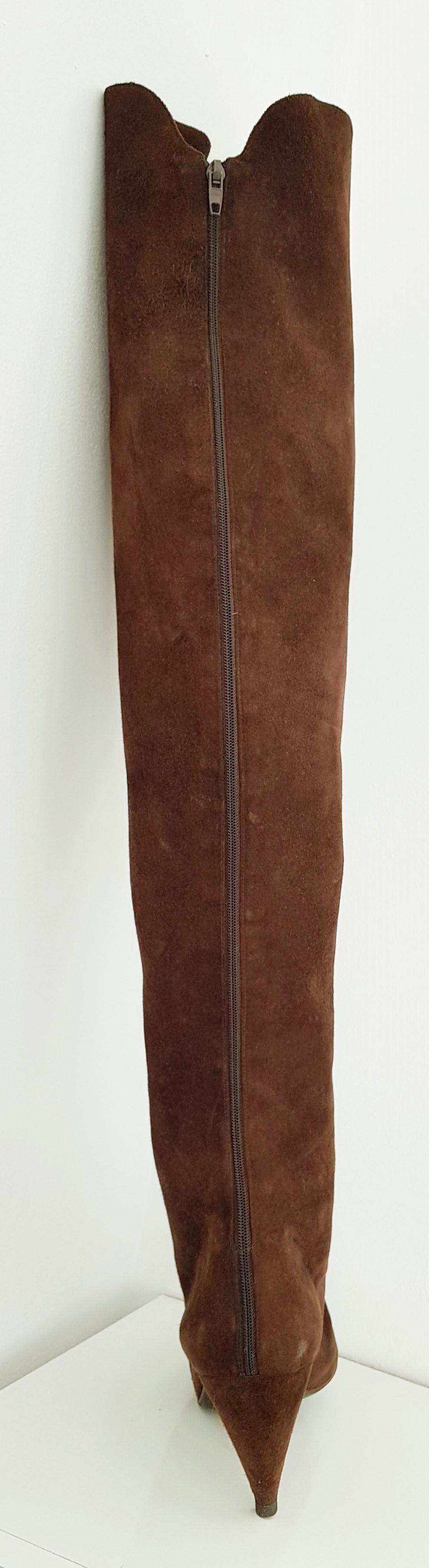 Maud Frizon Tall Brown Suede Boots - SIze 39 1/2 (59) In Excellent Condition For Sale In Somo (Santander), ES