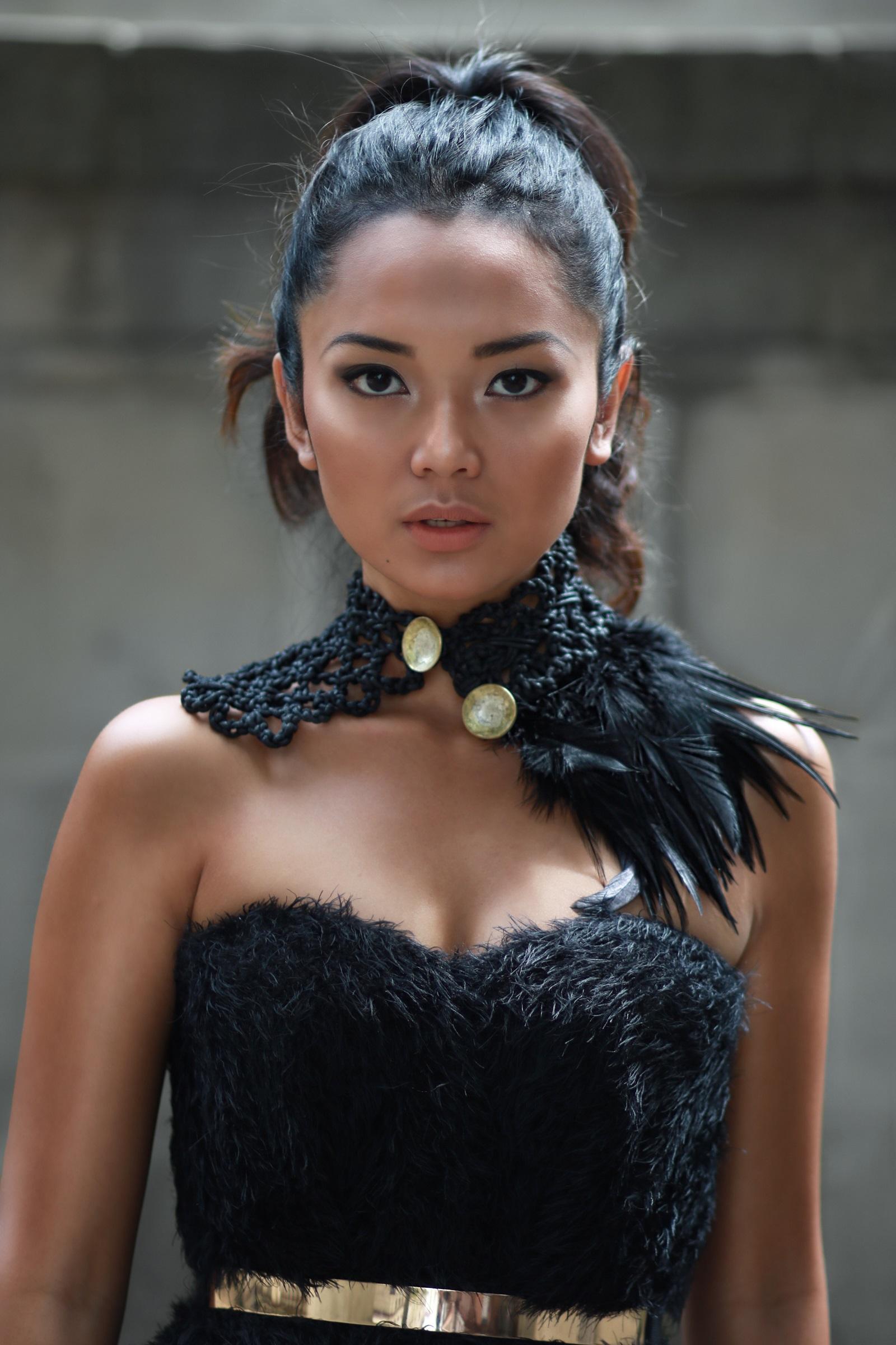 A statement choker with show-stopping accents that commands attention, this unique piece is also part of the collection My Alter Ego. Choker Raven is definitely an absolute must-have that needs to be part of your jewelry collection. The choker is
