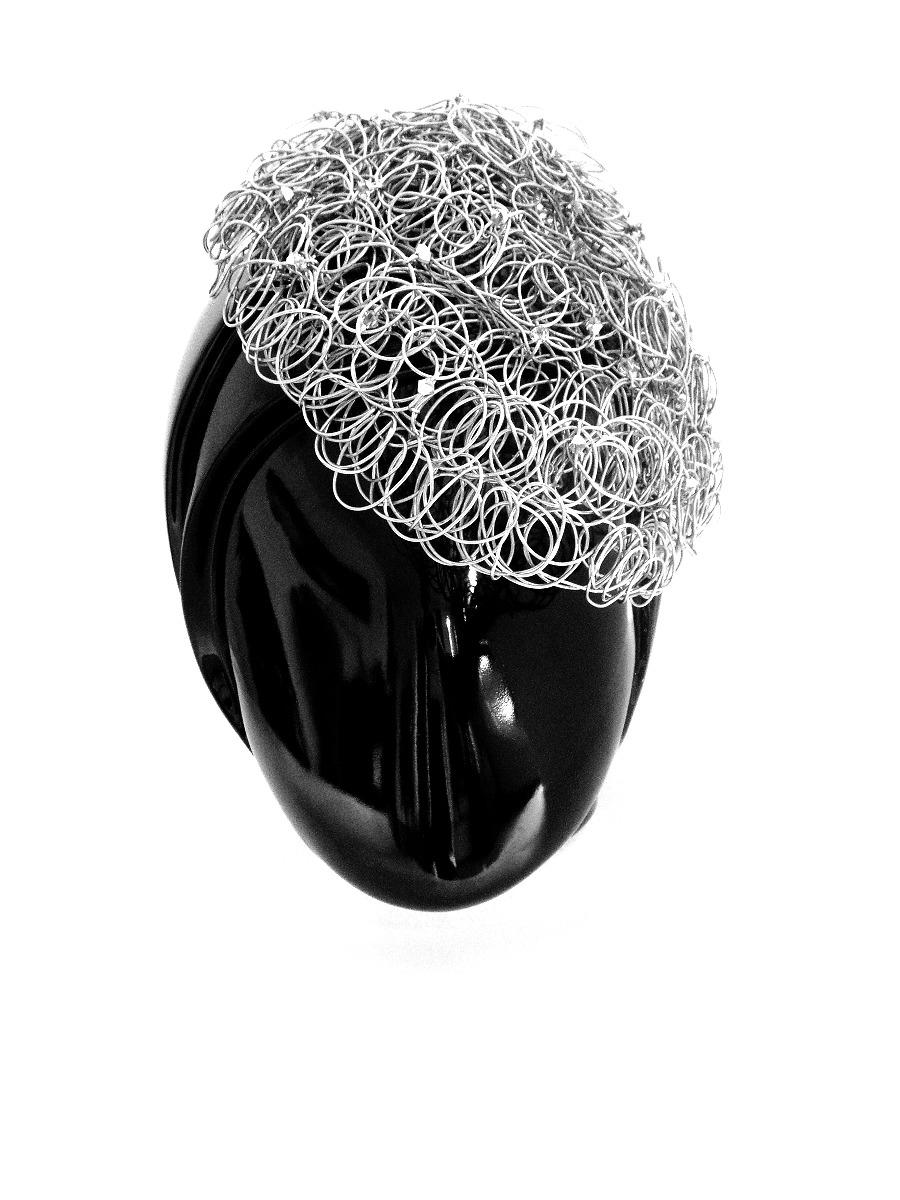MAUKE V JEWELRY Sterling Silver Hairpiece With Swarovski Bicone Beads In New Condition For Sale In AMSTERDAM, NL