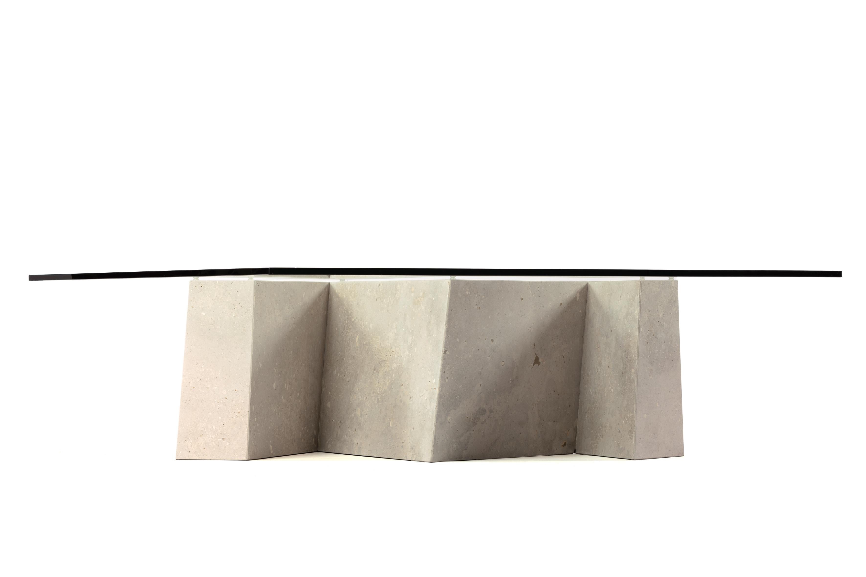 MAULE Kalkstein Design Couchtisch Campaspero Marmor Joaquín Moll Auf Lager im Zustand „Neu“ im Angebot in VALVERDE DEL MAJANO, CL