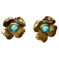 Anstecknadel-Blumenohrringe von Maunaloa