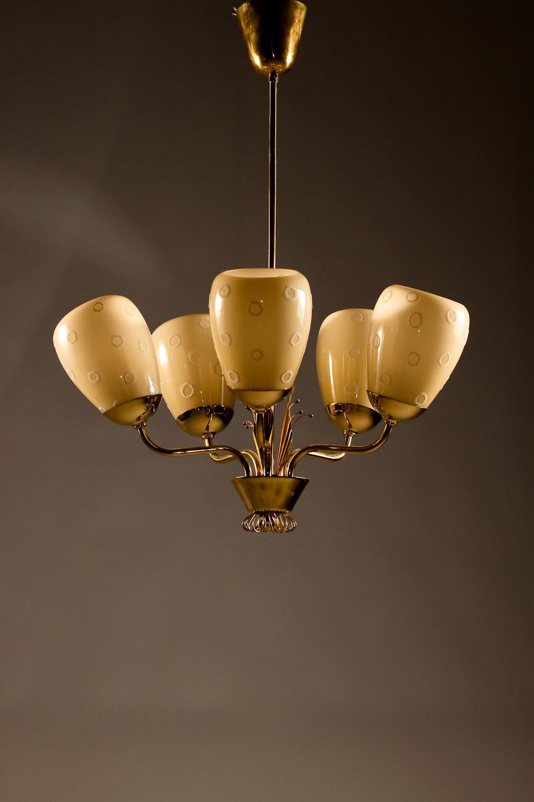 20th Century Mauri Almari, 1950's brass chandelier with hand-painted glass shades for Idman For Sale