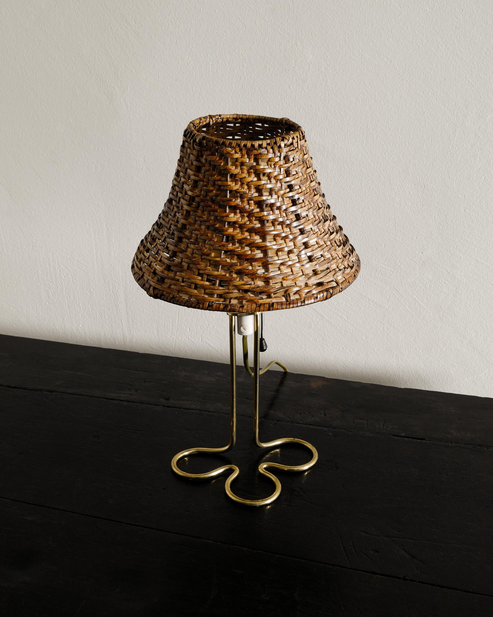 Finnish Mauri Almari Mid Century Brass Rattan Table Lamp Produced by Idman Finland 1950s