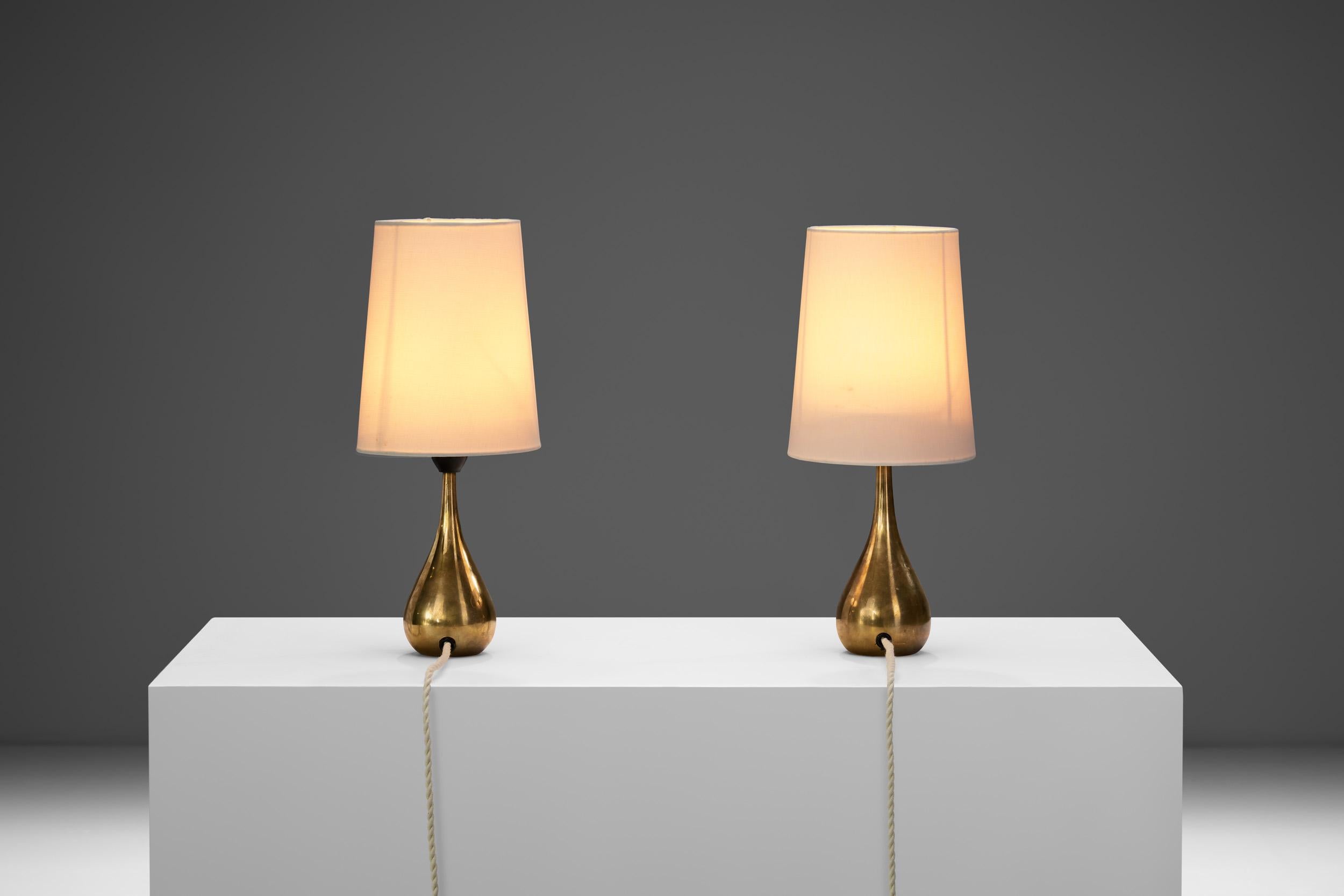 Mauri Almari Pair of “K 11-21” Brass Table Lamps for Idman Oy, Finland 1950s In Good Condition In Utrecht, NL