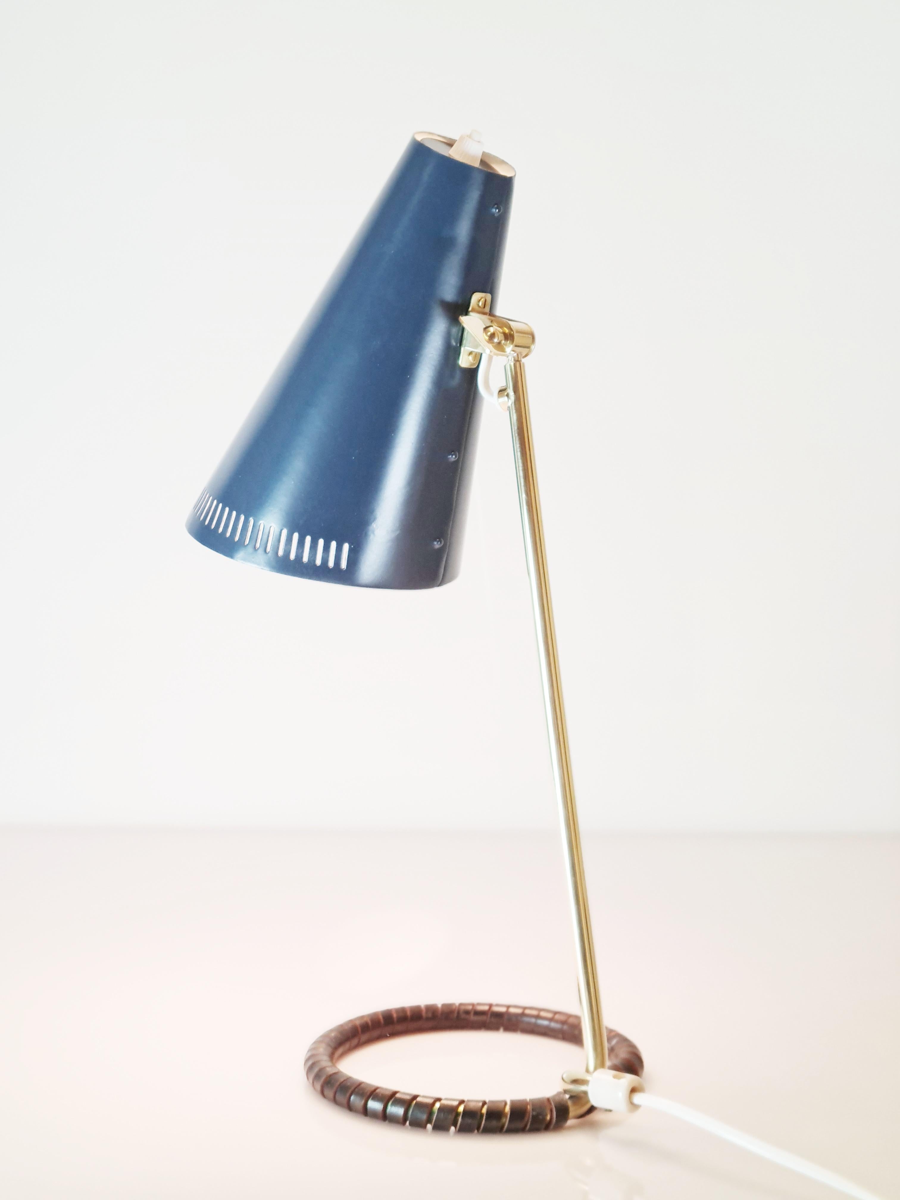 Mauri Almari Table Lamp Model K11-15, Idman In Good Condition In Helsinki, FI