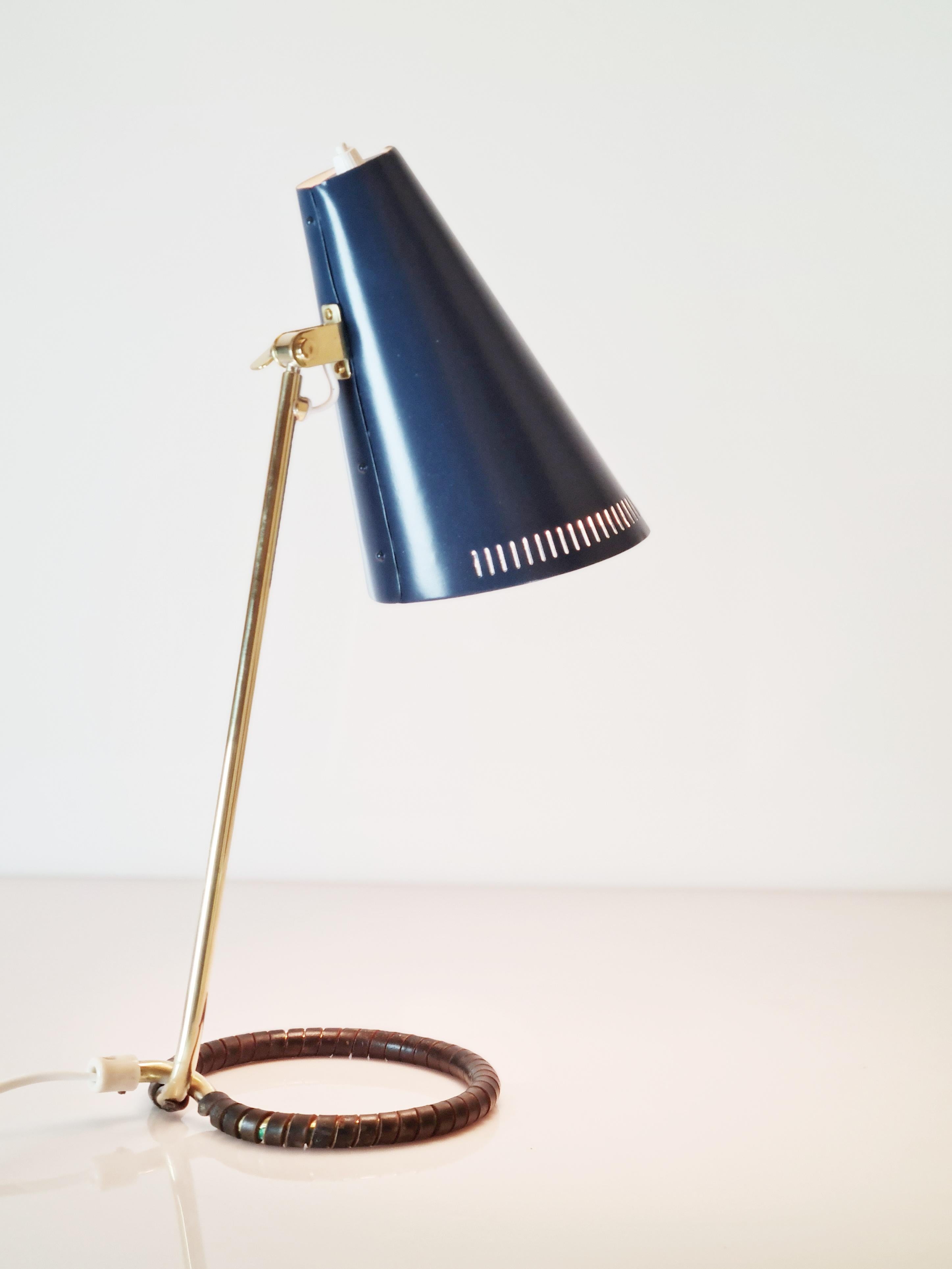 Mid-20th Century Mauri Almari Table Lamp Model K11-15, Idman