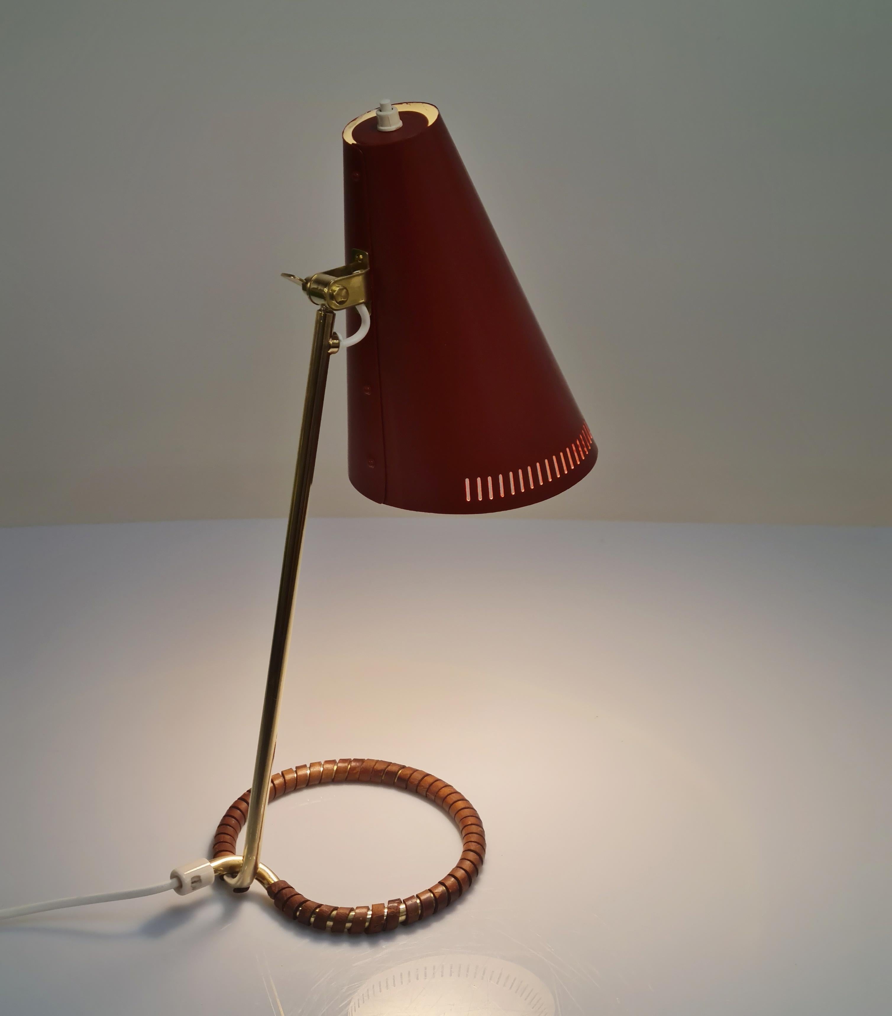 Mauri Almari Table Lamp Model K11-15 in Red, Idman For Sale 3