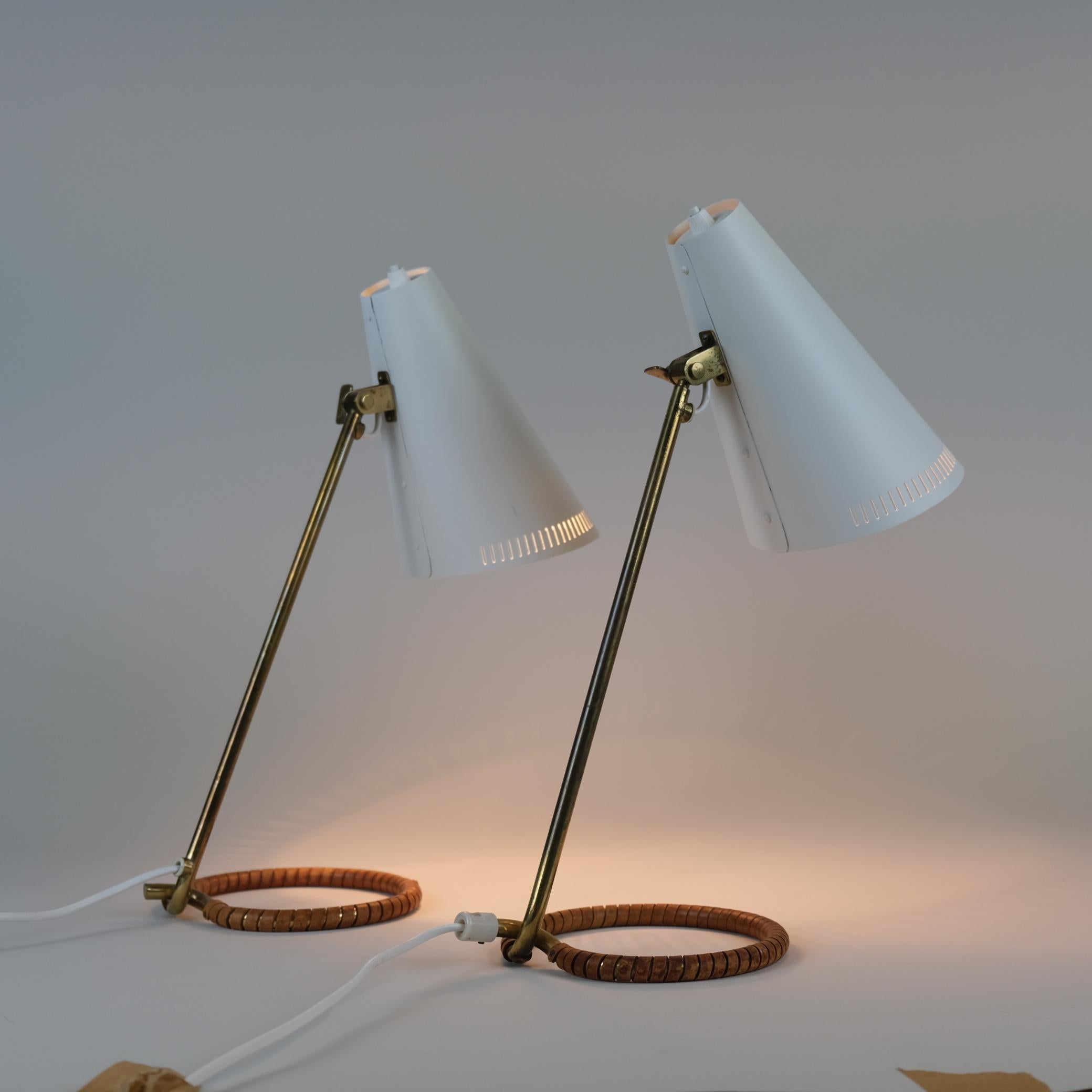 Mauri Almari Table Lamp Model K11-15 in White, Brass & Leather, Idman 1950s For Sale 3