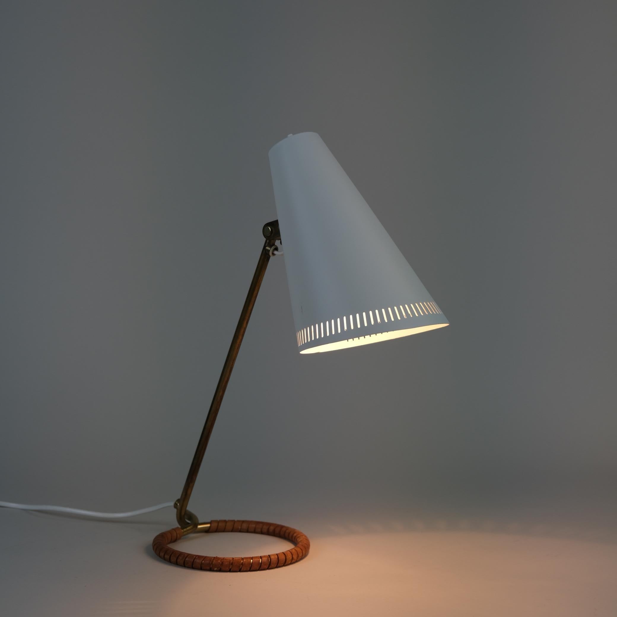 Scandinavian Modern Mauri Almari Table Lamp Model K11-15 in White, Brass & Leather, Idman 1950s For Sale