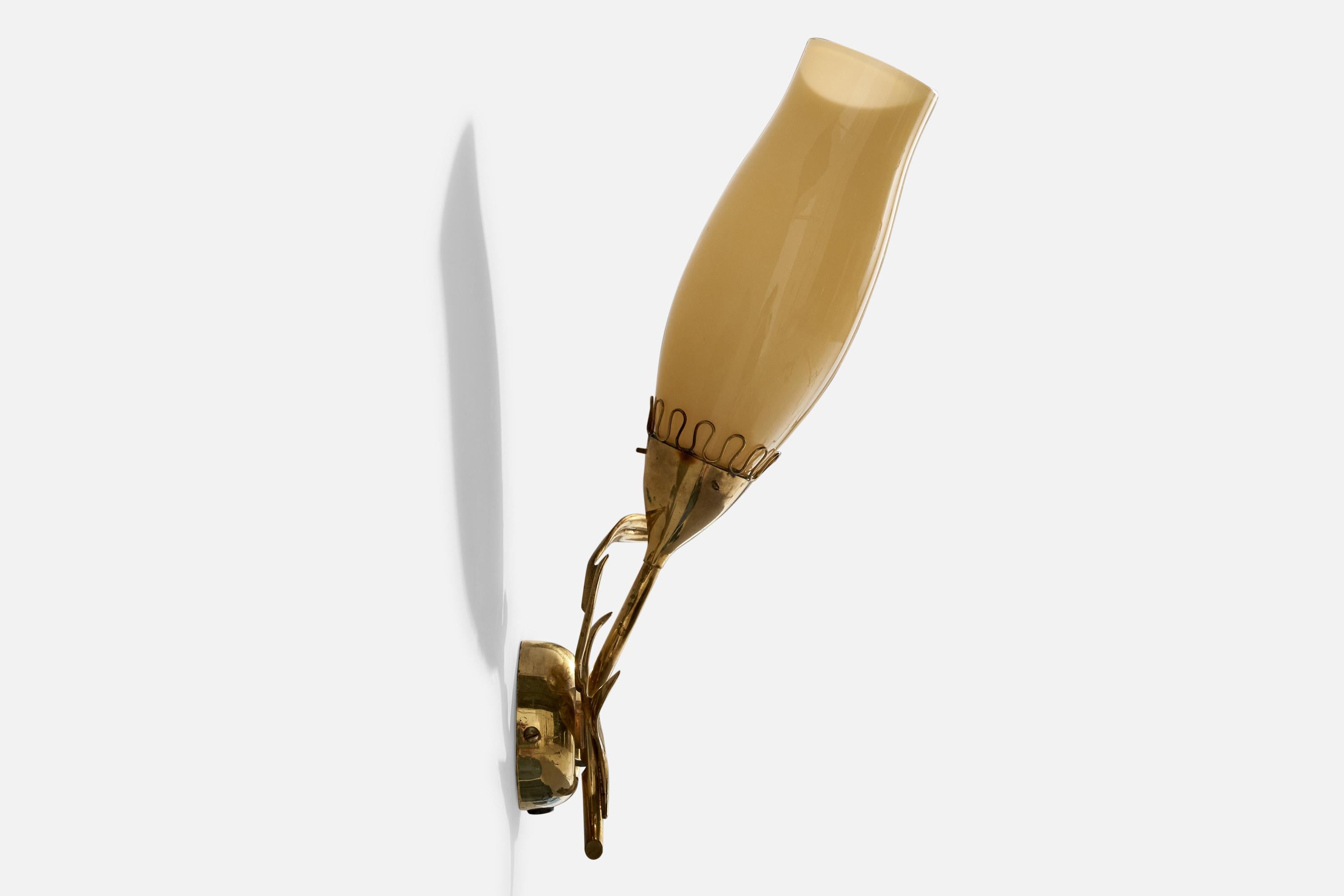 Mid-Century Modern Mauri Almari Wall Light, Brass, Glass, Finland, 1950s For Sale