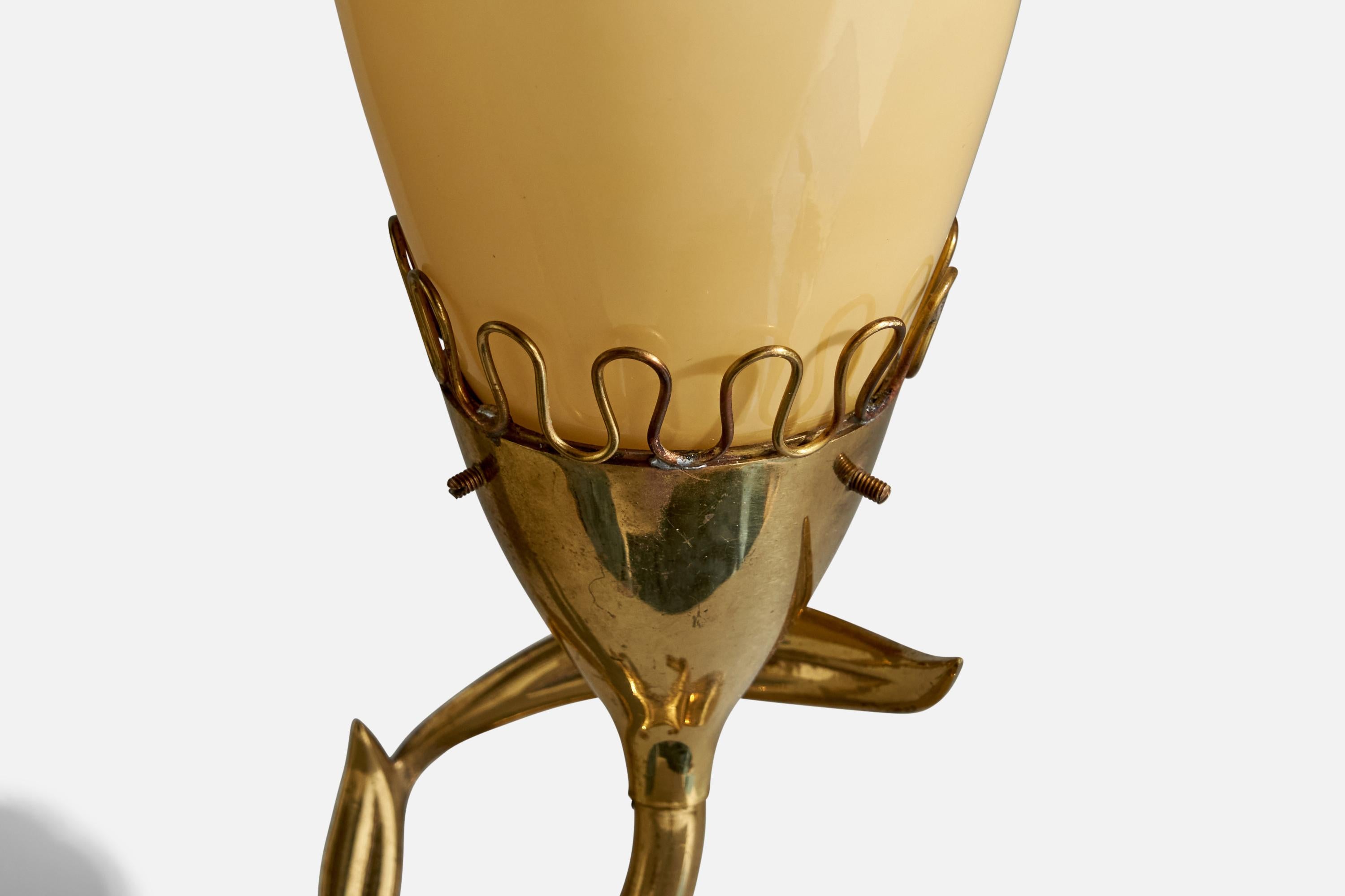 Mid-20th Century Mauri Almari Wall Light, Brass, Glass, Finland, 1950s For Sale