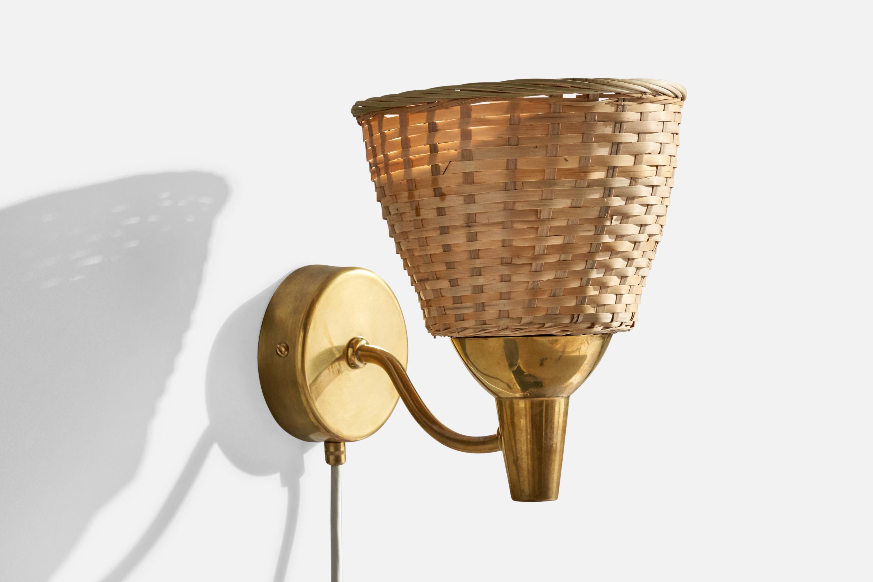 Finlandais Mauri Almari Lights, laiton, rotin, Finlande, années 1950 en vente