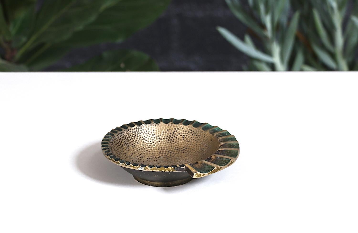 Maurice Ascalon Bronze Shell Ashtray for Pal-Bell In Good Condition In Los Angeles, CA