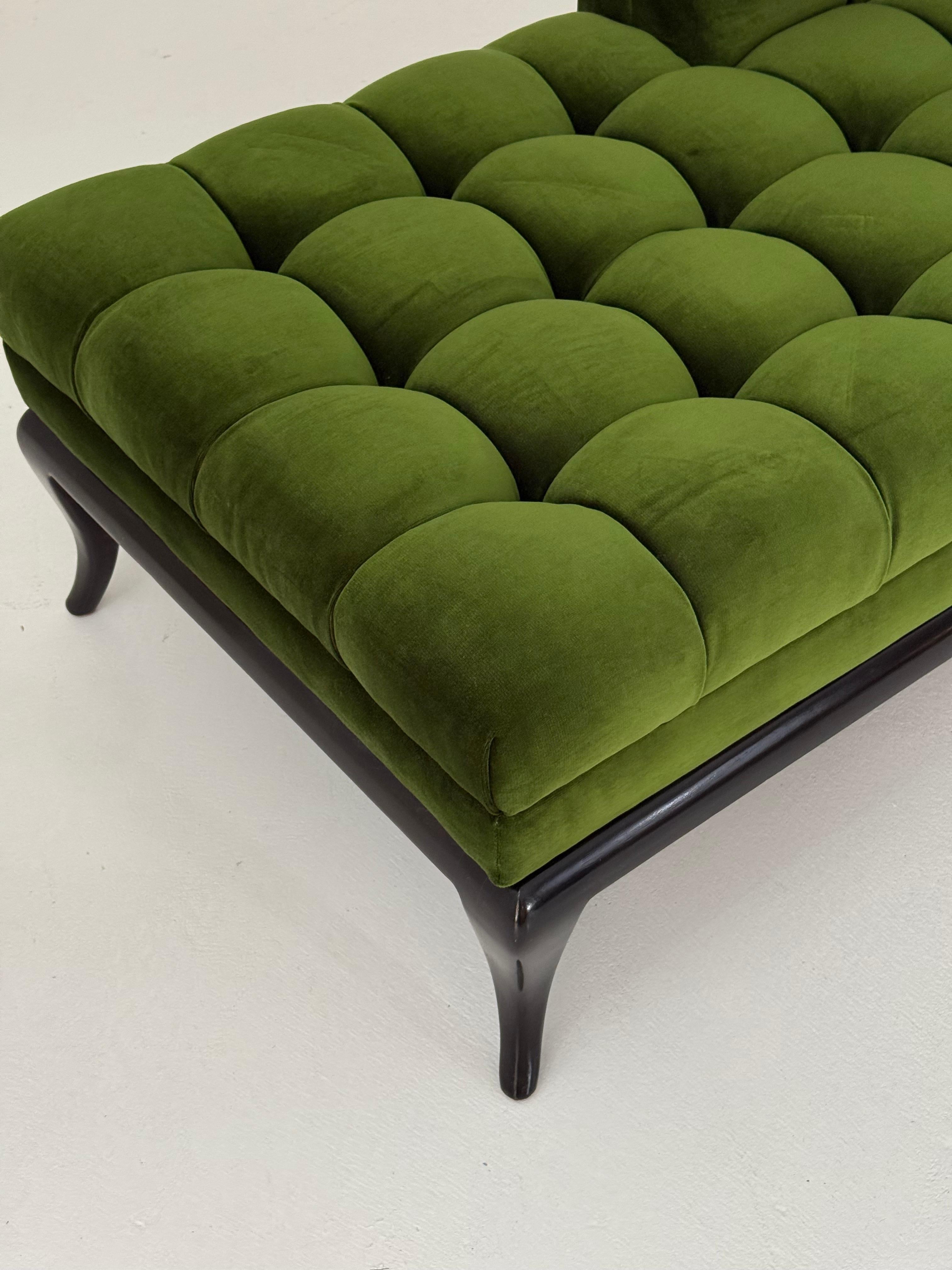 Sillón Maurice Bailey para Monteverdi-Young, base espresso, recién restaurado Estadounidense en venta