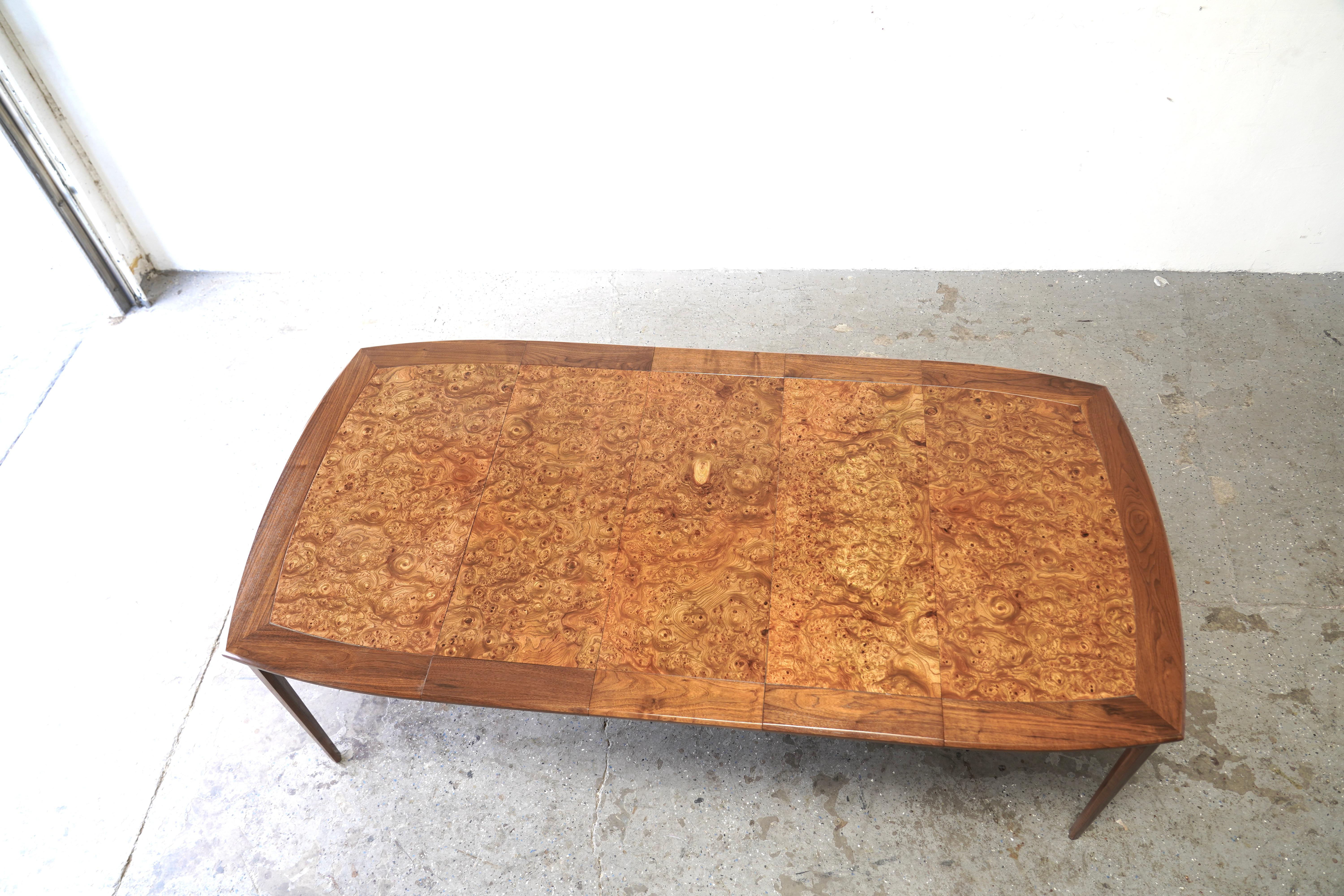 Milieu du XXe siècle Maurice Bailey pour Monteverdi-Young Table de salle à manger en bois d'ébène moderne du milieu du siècle dernier en vente