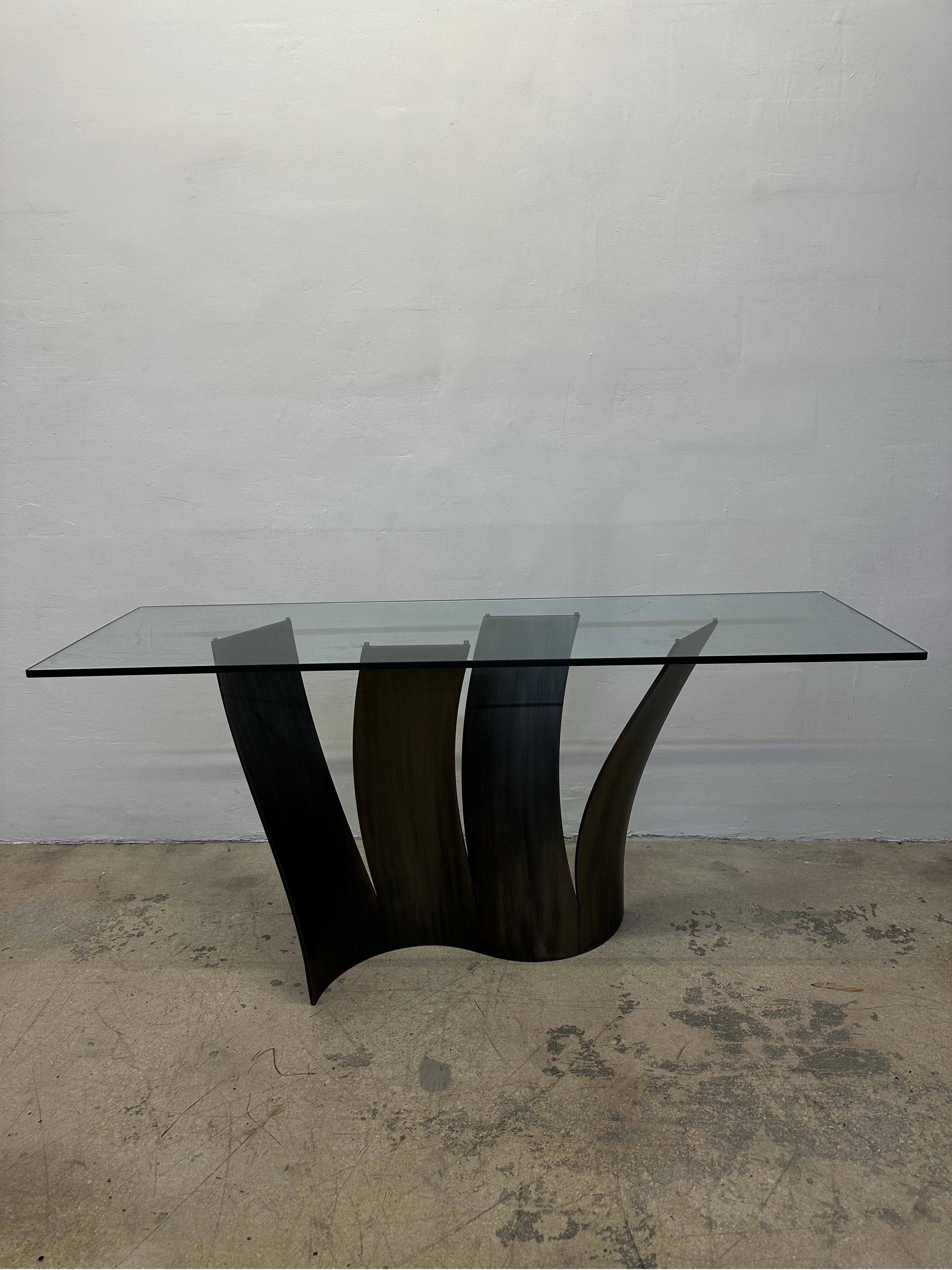 Console moderne Voiles avec base en acier et plateau en verre par Maurice Barilone pour Roche Bobois.