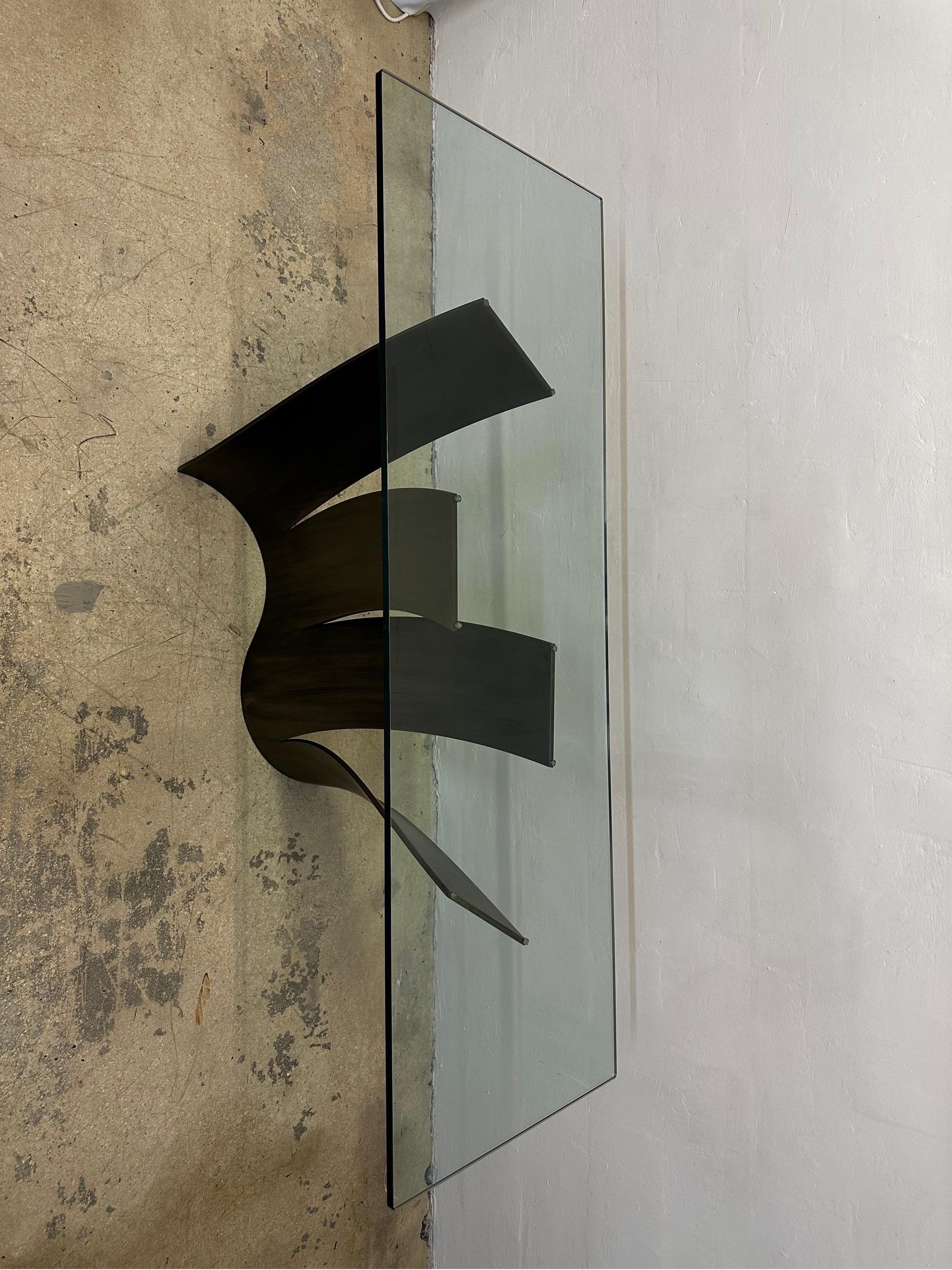 Console en acier et verre Maurice Barilone pour Roche Bobois Bon état à Miami, FL