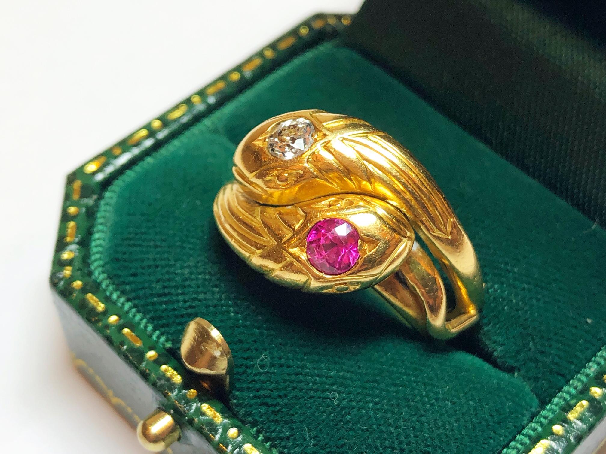 Maurice Beck Französischer Jugendstil Rubin und Diamant Schlangenring (Alteuropäischer Brillantschliff)