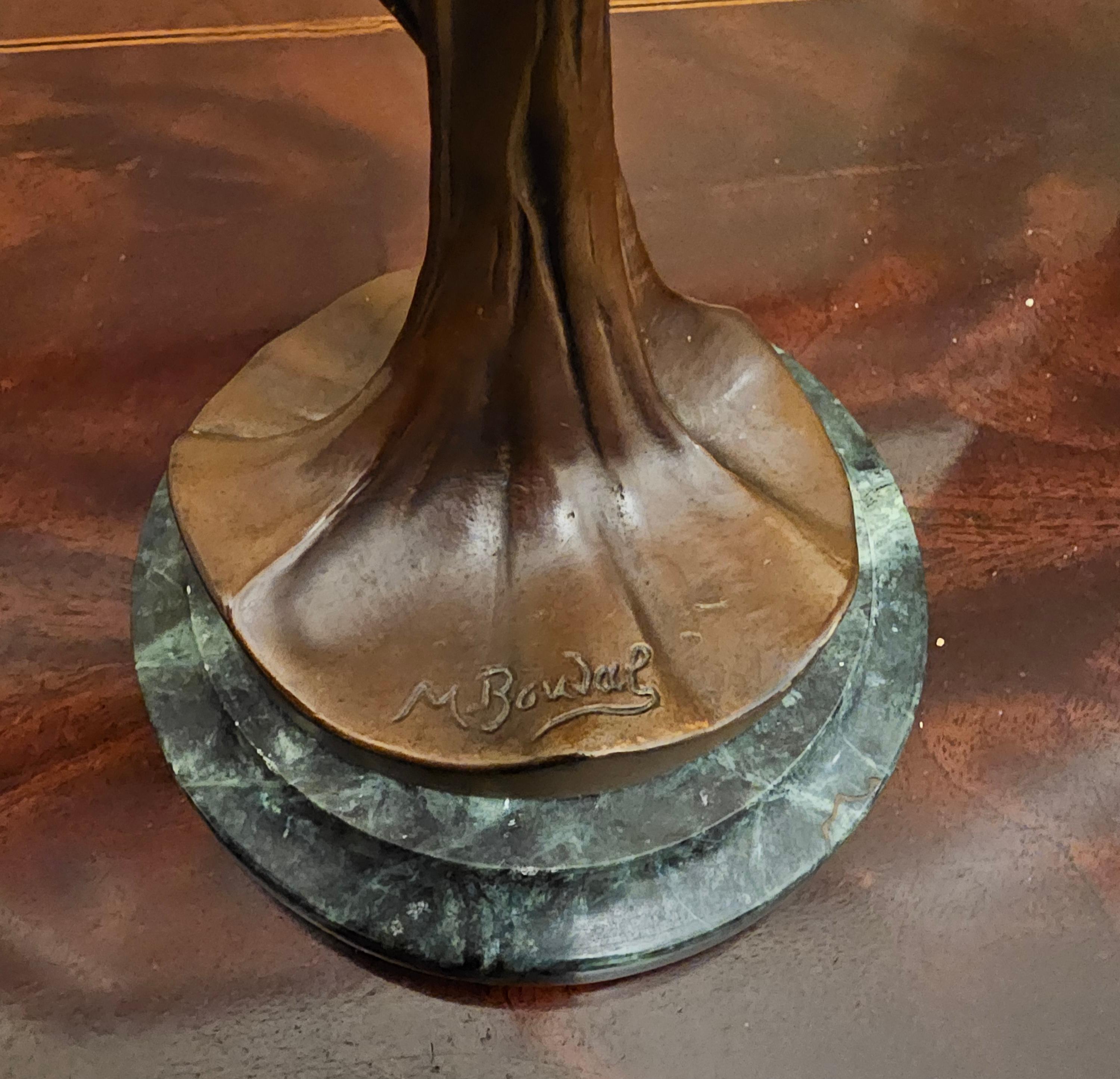 Patinierte Bronze einer Jugendstilfrau von Maurice Bouval (französisch 1863 - 1916), Maurice Bouval (Metallarbeit) im Angebot